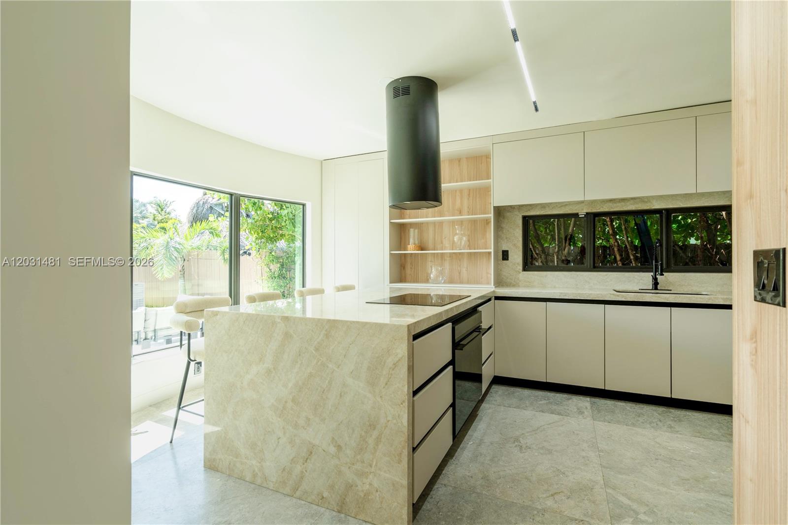 7850 Hawthorne Ave, Miami Beach FL 33141