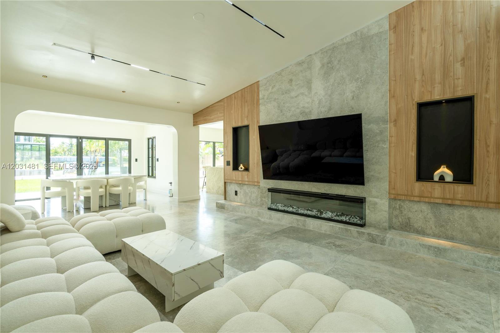 7850 Hawthorne Ave, Miami Beach FL 33141