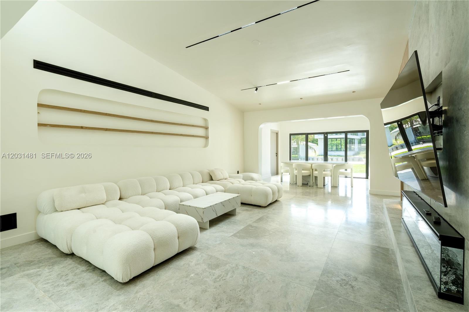 7850 Hawthorne Ave, Miami Beach FL 33141