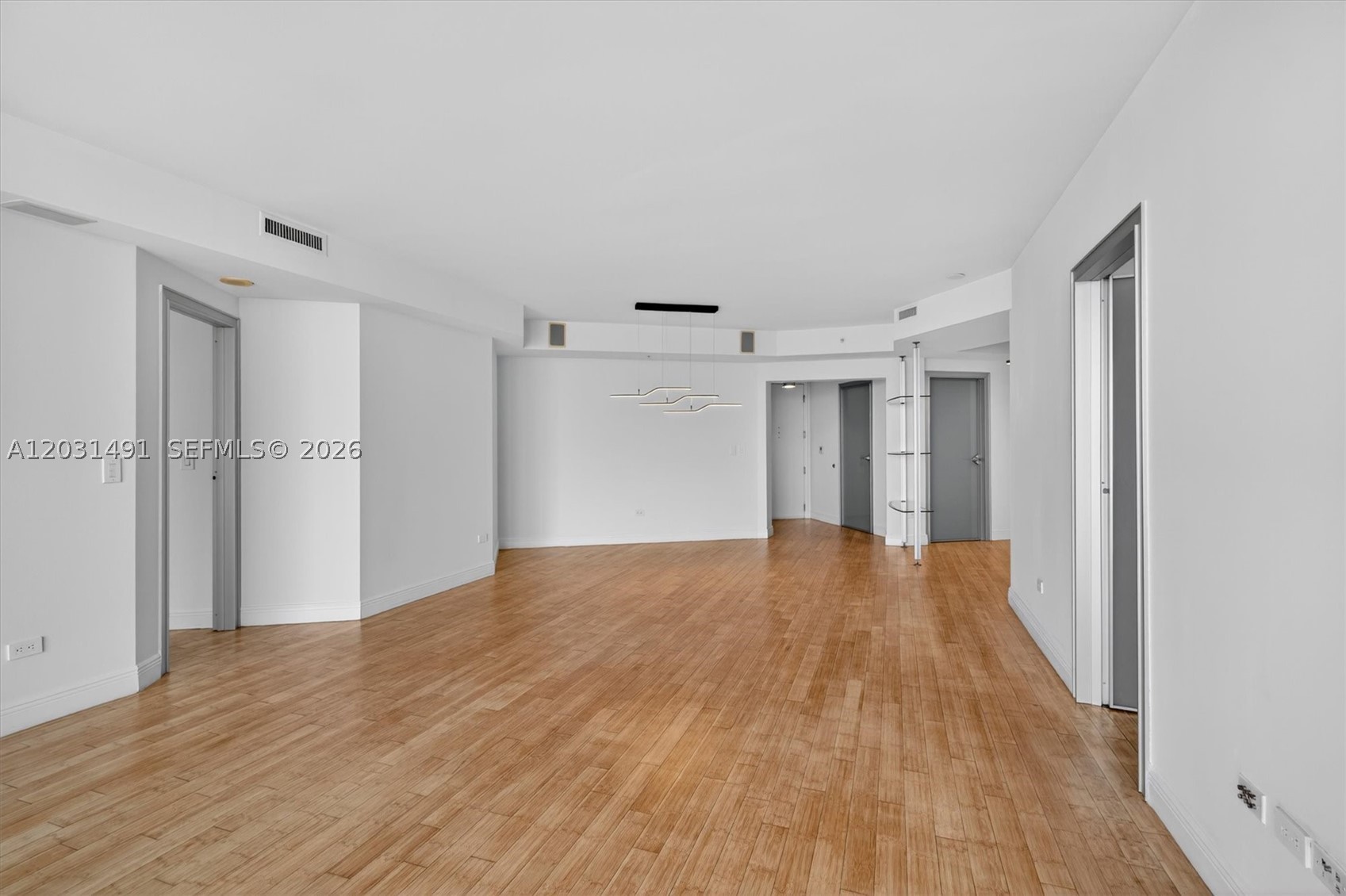 848 Brickell Key Dr #3402, Miami FL 33131