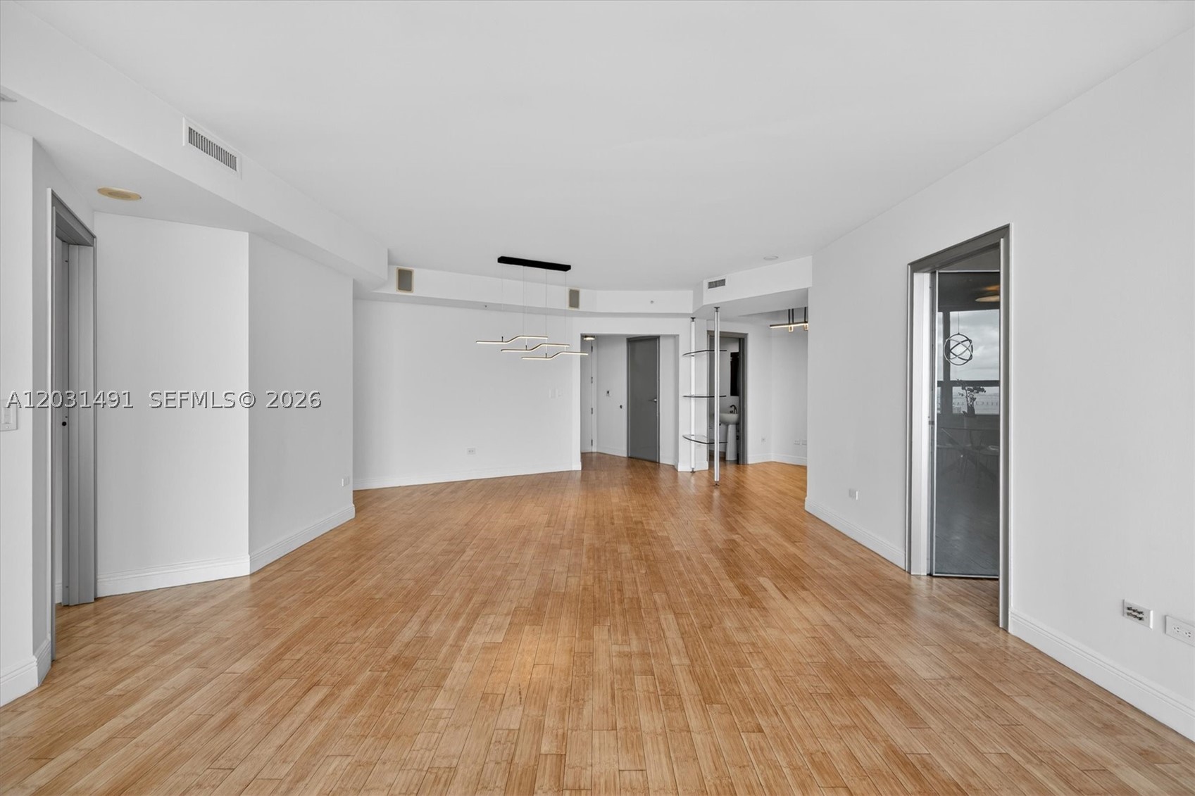848 Brickell Key Dr #3402, Miami FL 33131