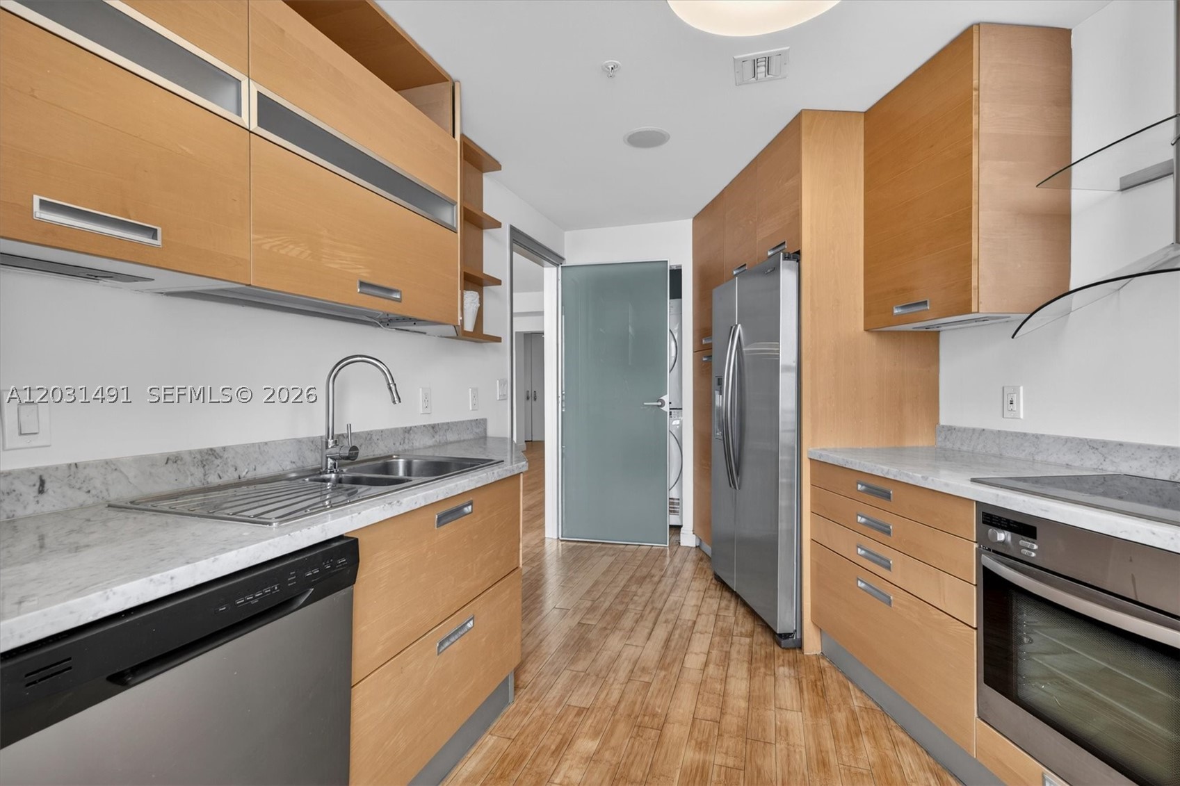 848 Brickell Key Dr #3402, Miami FL 33131