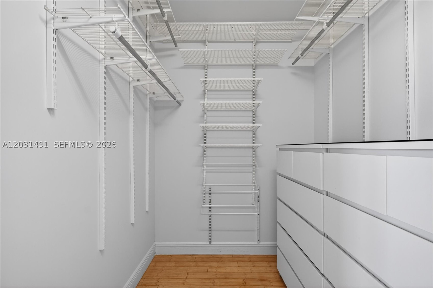 848 Brickell Key Dr #3402, Miami FL 33131