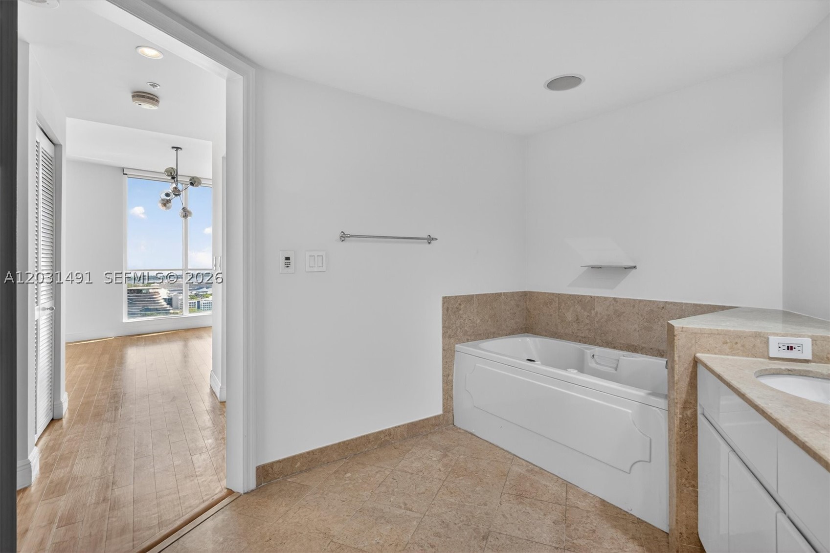 848 Brickell Key Dr #3402, Miami FL 33131