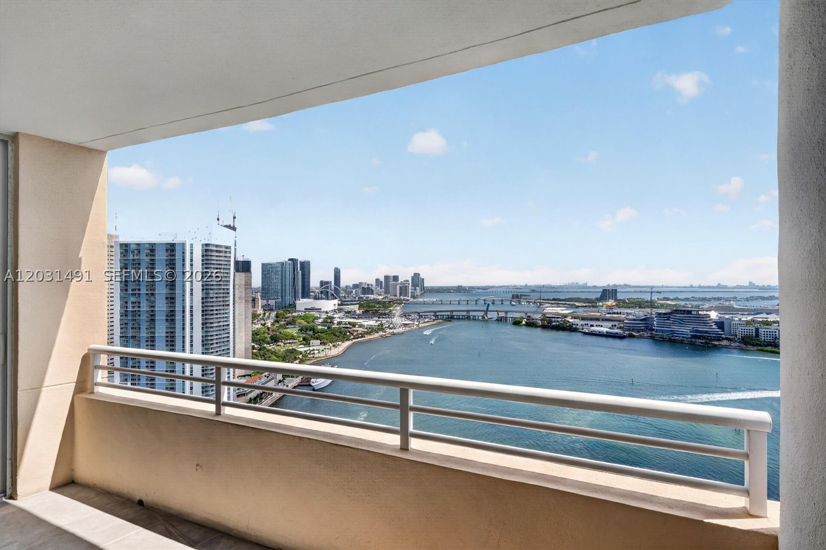 848 Brickell Key Dr #3402, Miami FL 33131