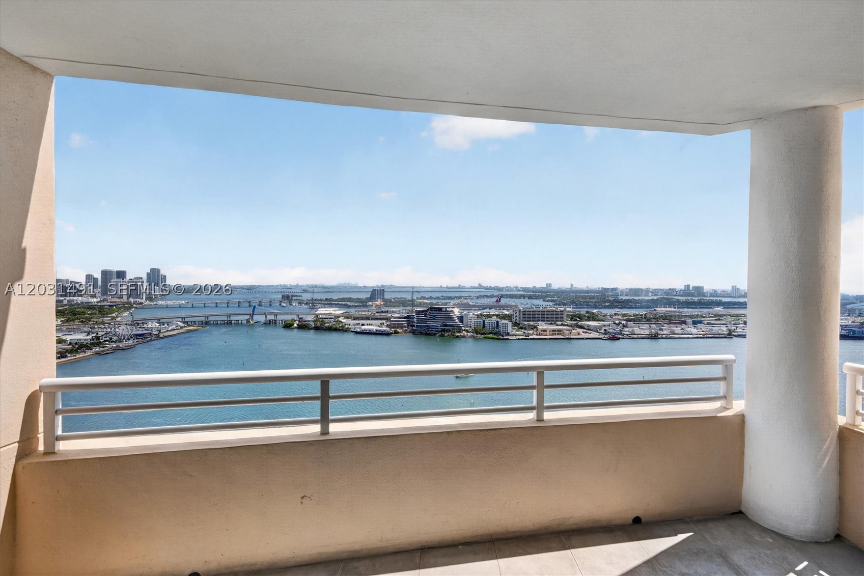 848 Brickell Key Dr #3402, Miami FL 33131