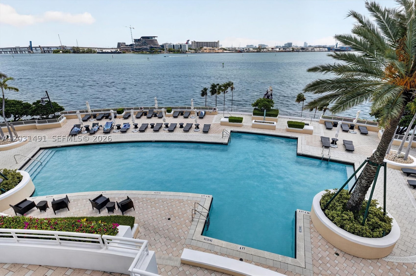 848 Brickell Key Dr #3402, Miami FL 33131