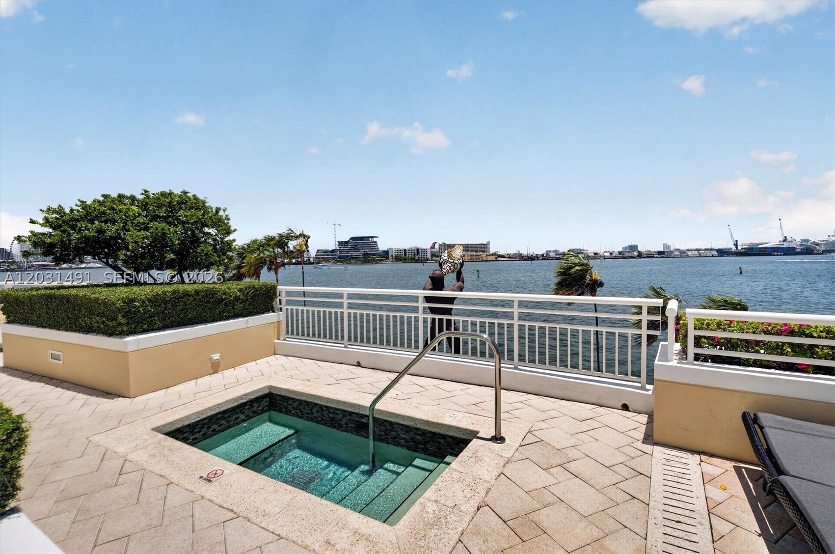 848 Brickell Key Dr #3402, Miami FL 33131