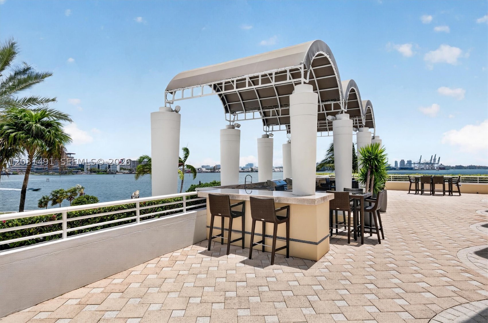 848 Brickell Key Dr #3402, Miami FL 33131