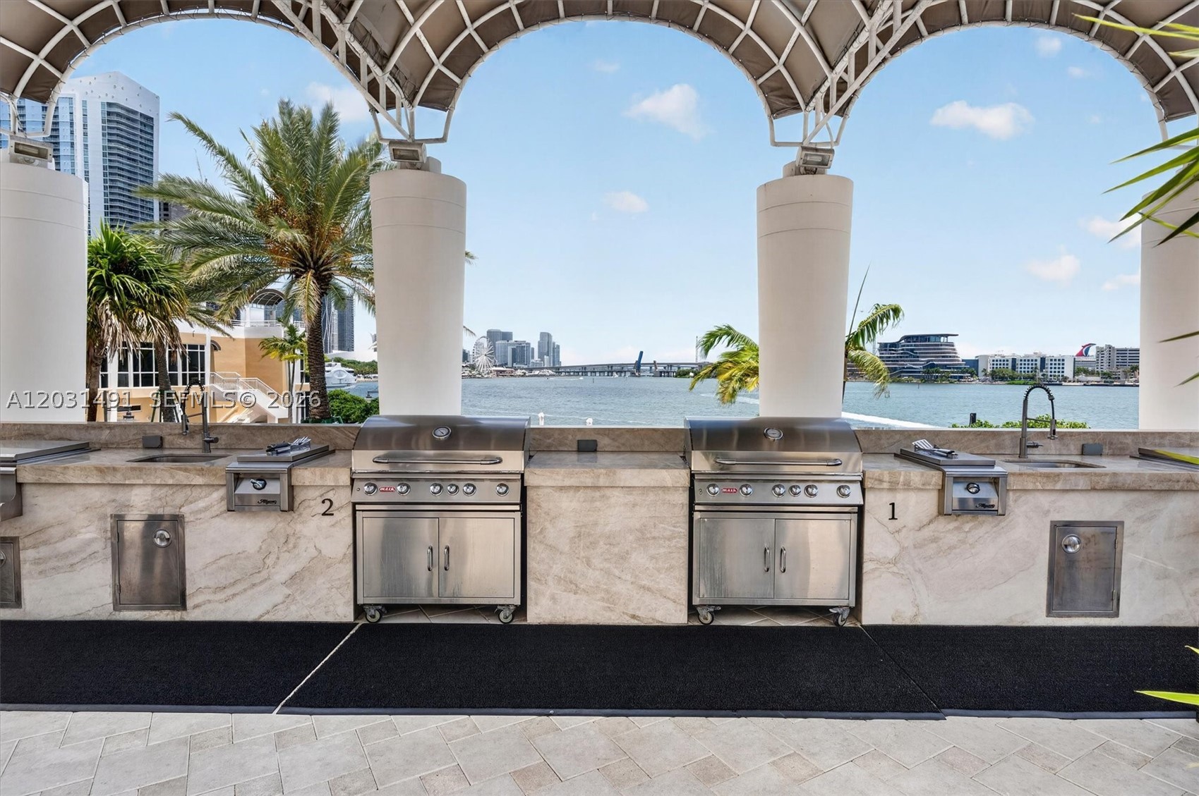 848 Brickell Key Dr #3402, Miami FL 33131