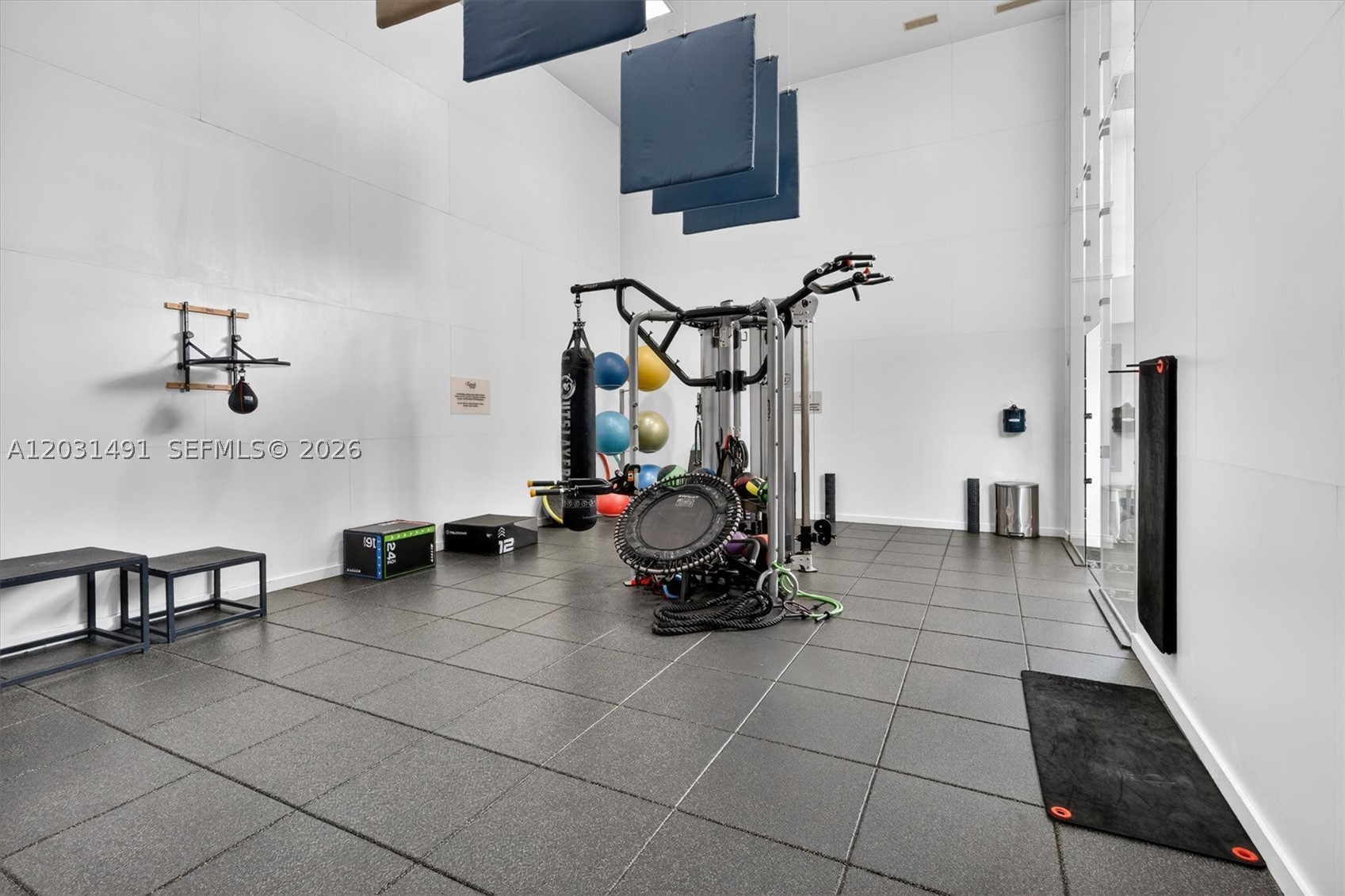 848 Brickell Key Dr #3402, Miami FL 33131