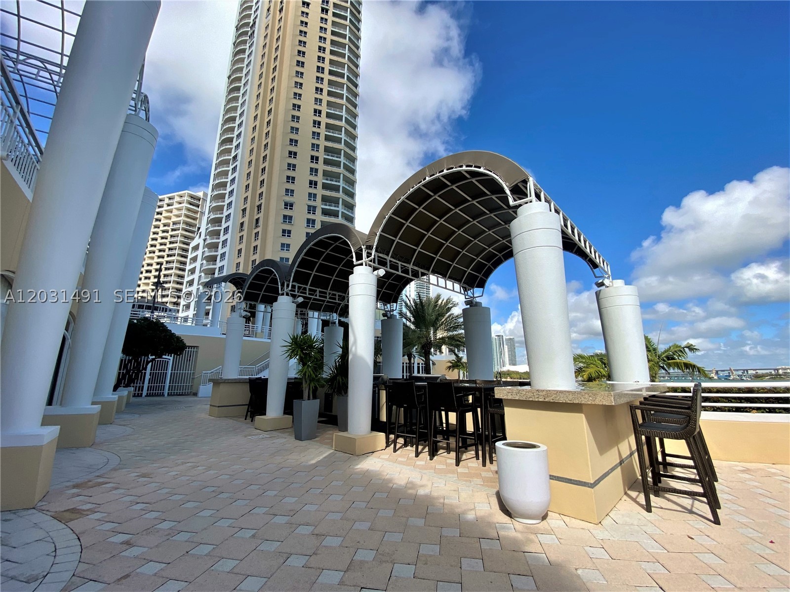 848 Brickell Key Dr #3402, Miami FL 33131