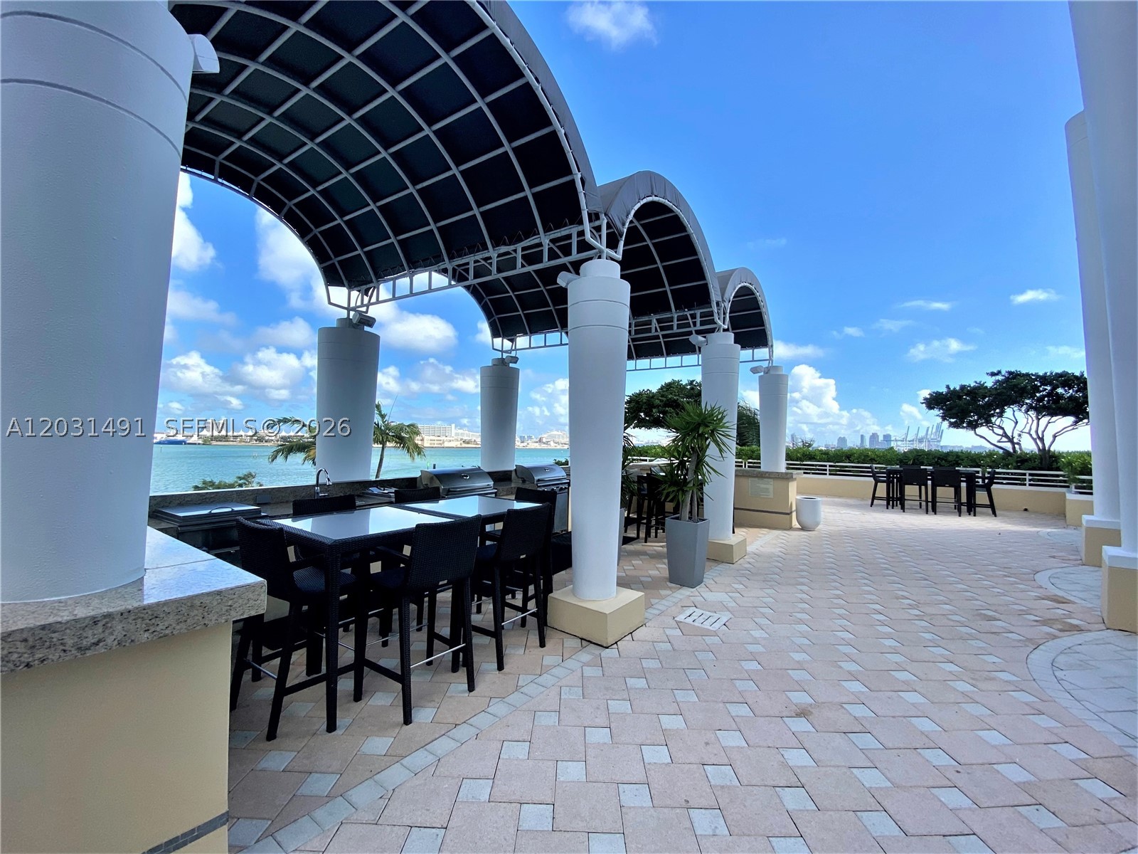 848 Brickell Key Dr #3402, Miami FL 33131