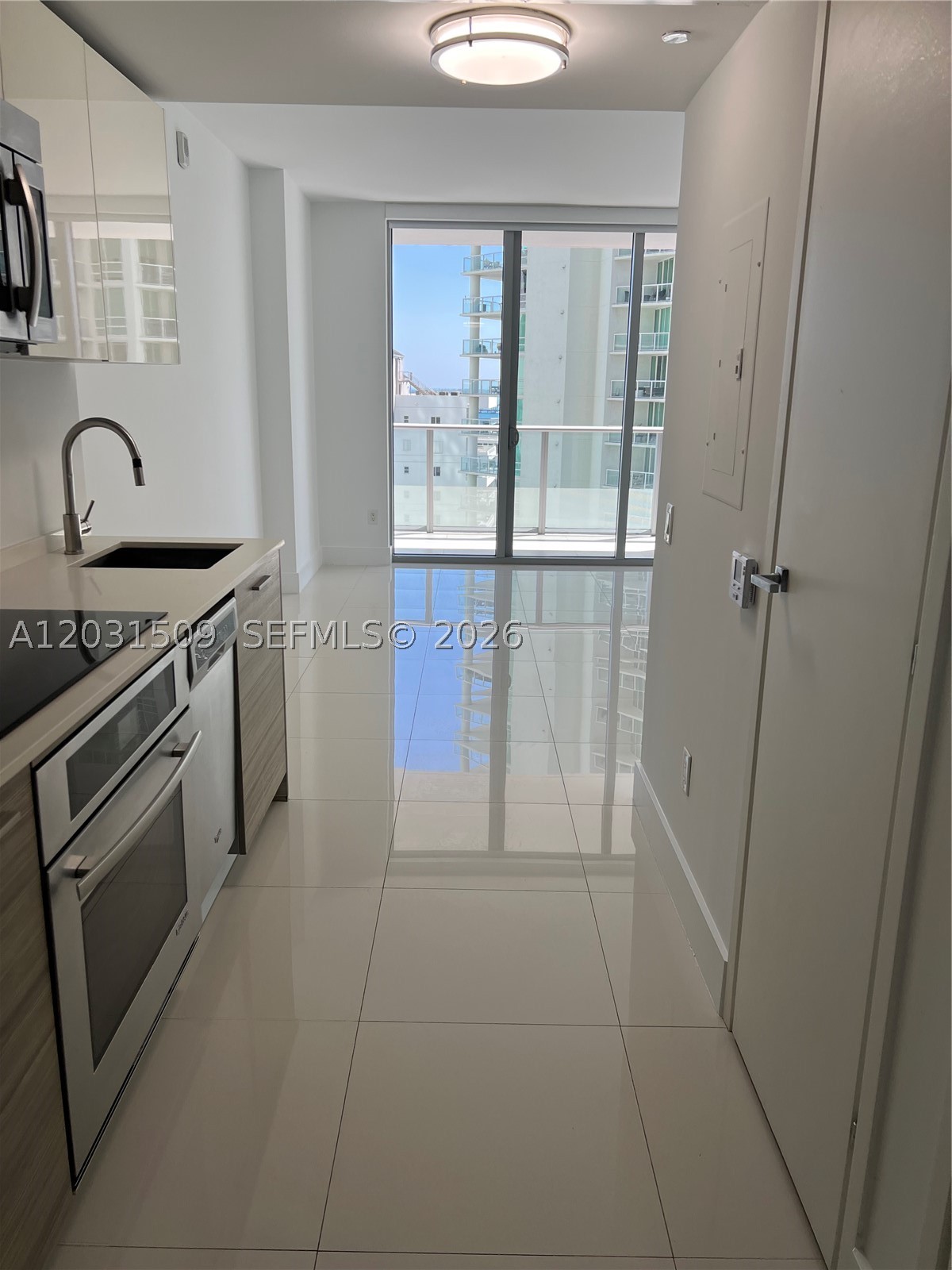 1300 Brickell Bay Dr #1606, Miami FL 33131