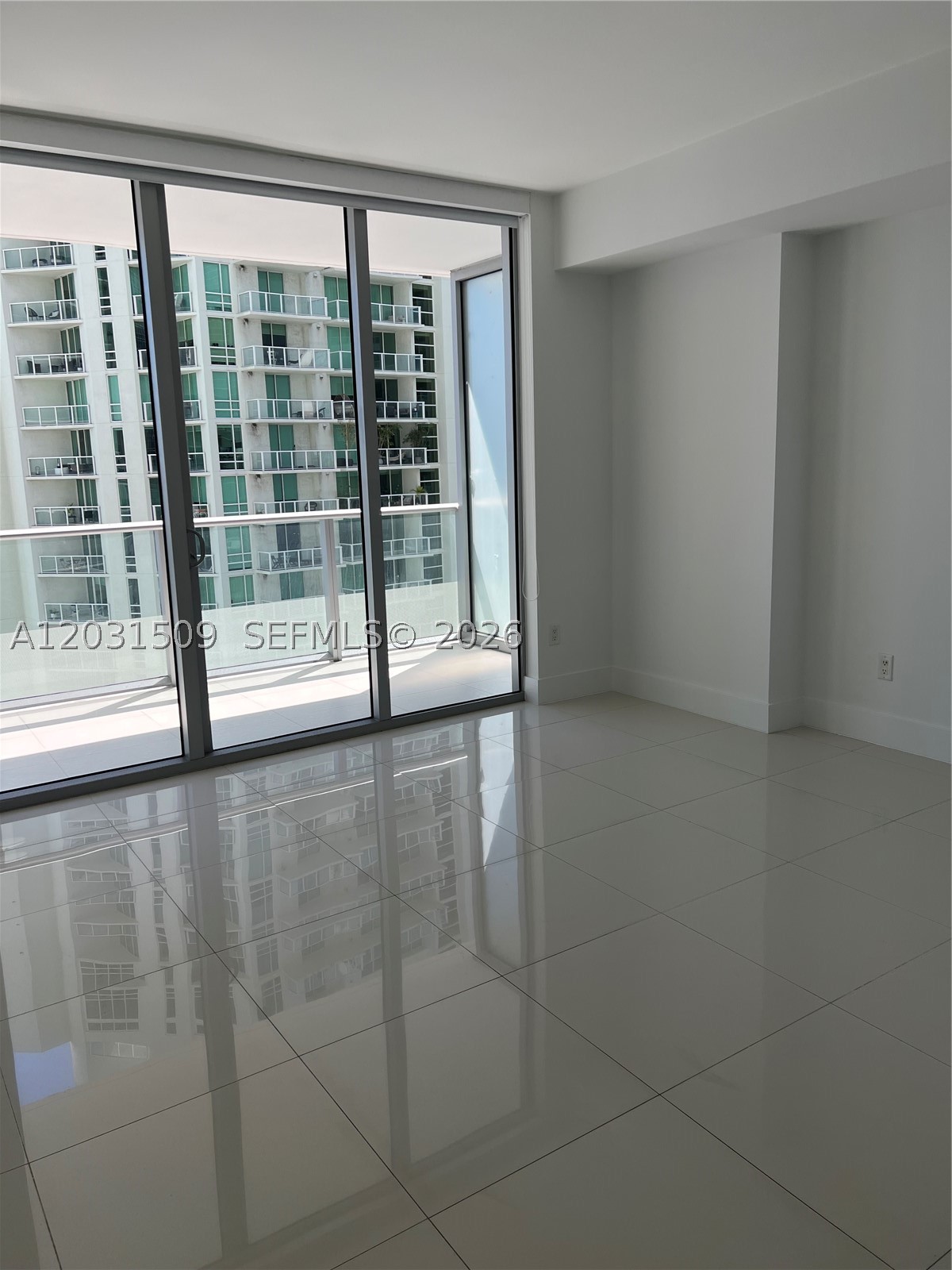 1300 Brickell Bay Dr #1606, Miami FL 33131