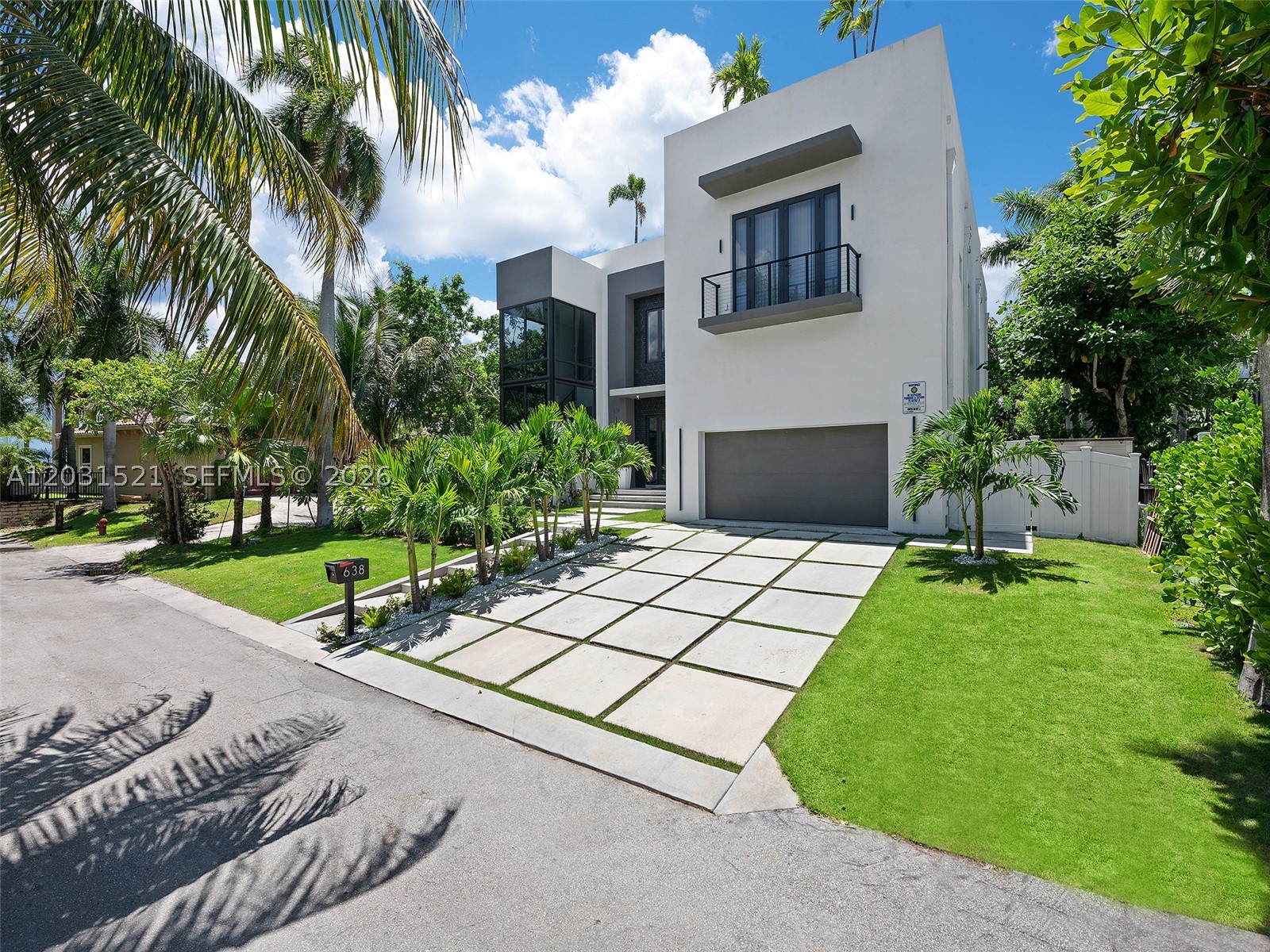 638 Lakeside Harbor, Boynton Beach FL 33435