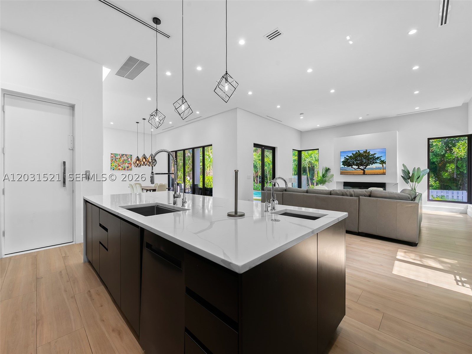 638 Lakeside Harbor, Boynton Beach FL 33435