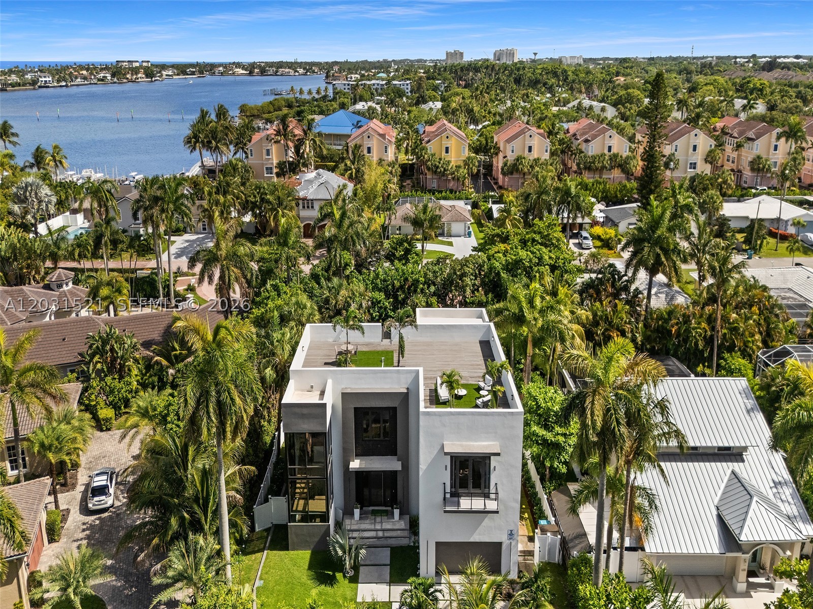 638 Lakeside Harbor, Boynton Beach FL 33435