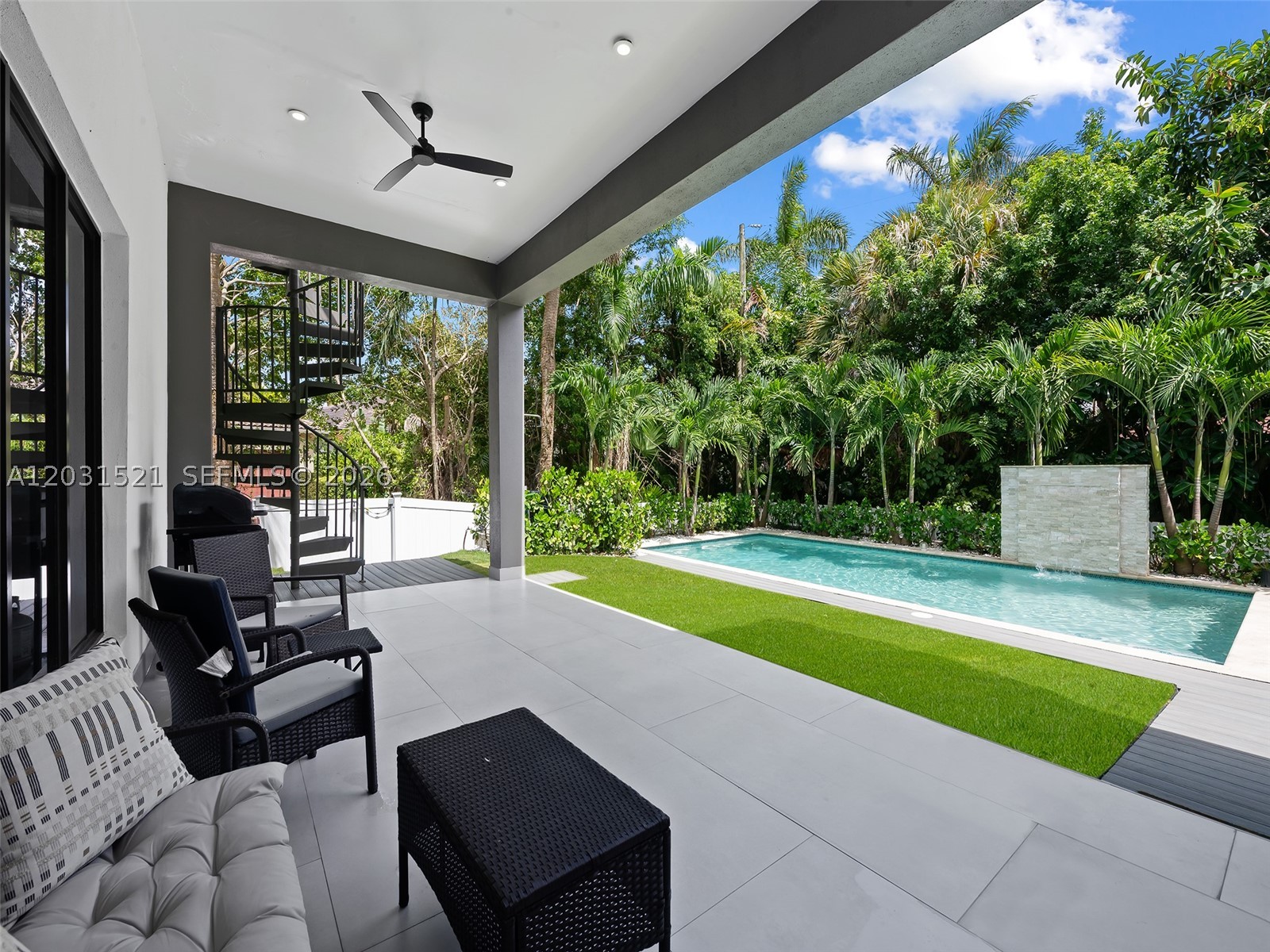 638 Lakeside Harbor, Boynton Beach FL 33435