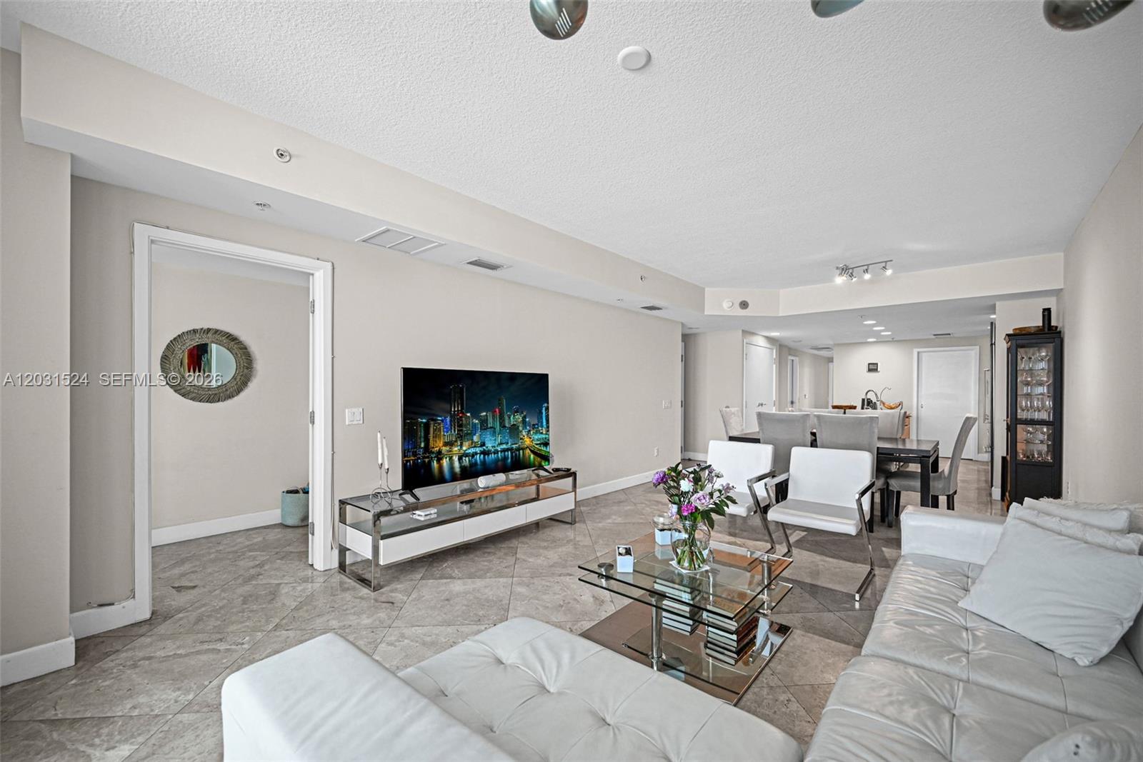 3801 Collins Ave #1102, Miami Beach FL 33140
