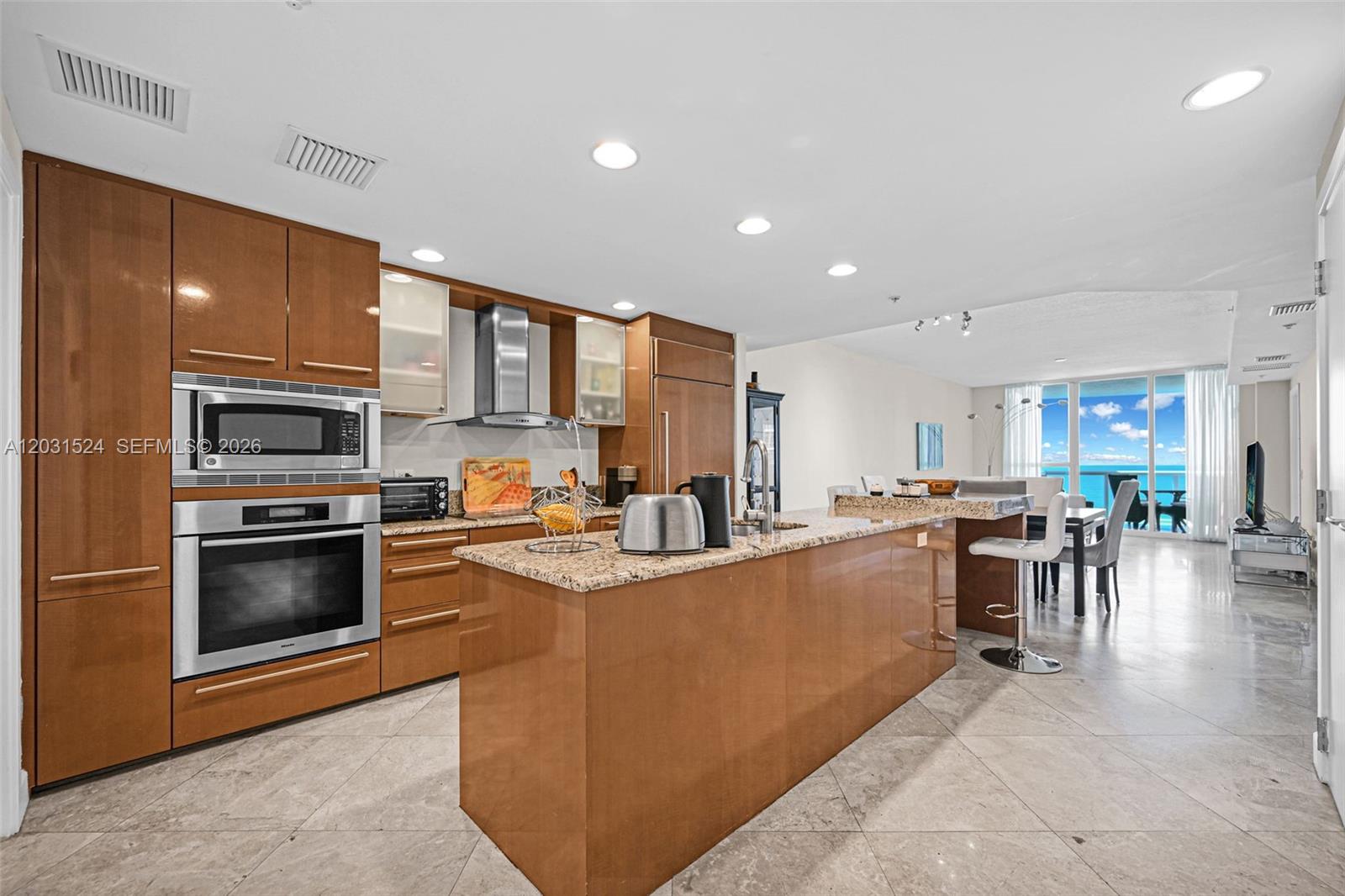 3801 Collins Ave #1102, Miami Beach FL 33140