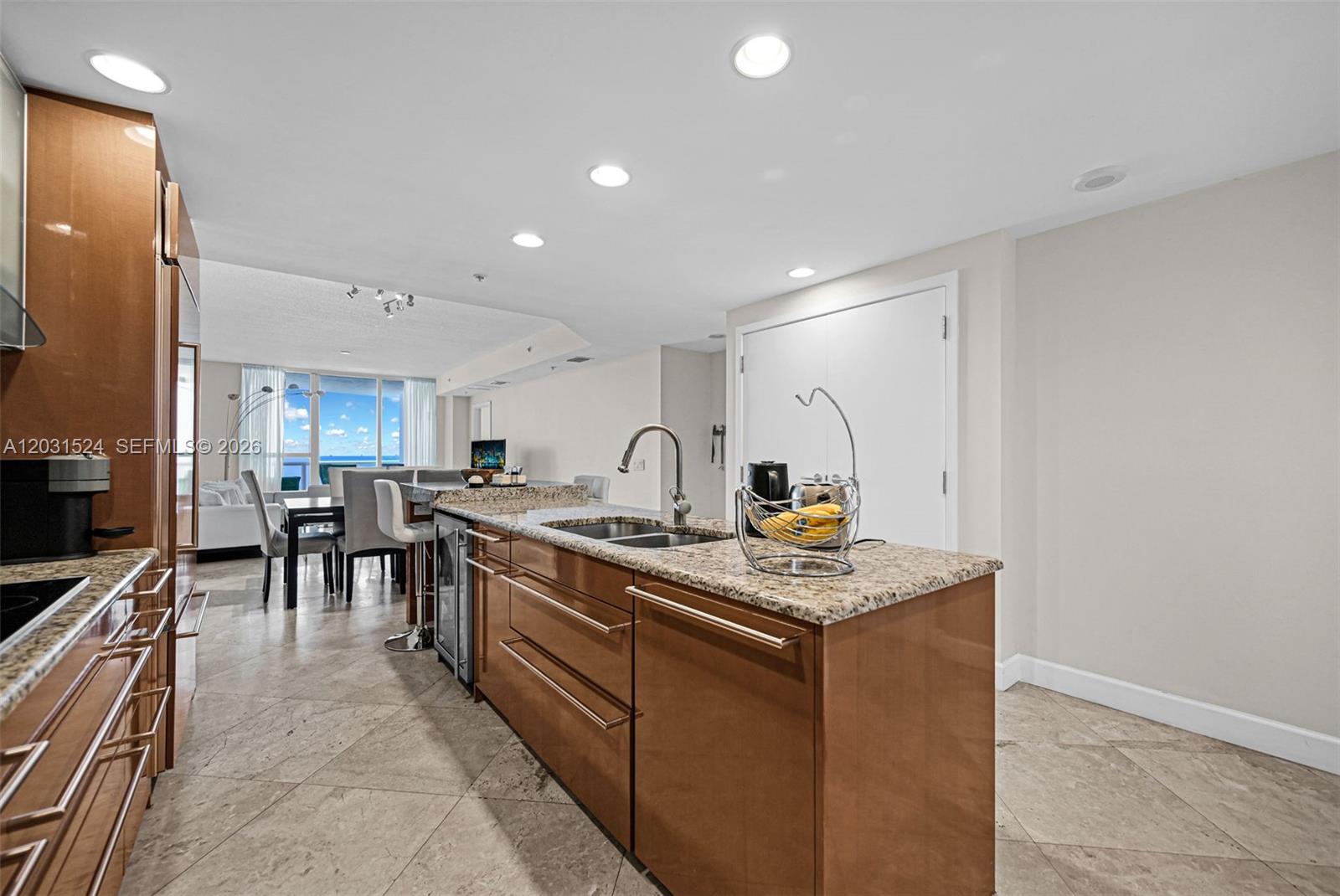 3801 Collins Ave #1102, Miami Beach FL 33140