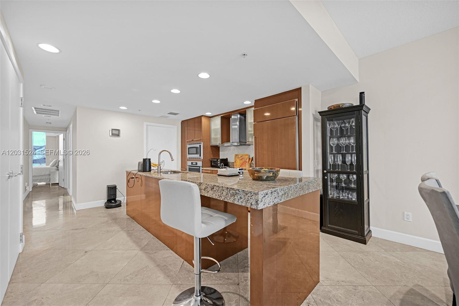 3801 Collins Ave #1102, Miami Beach FL 33140
