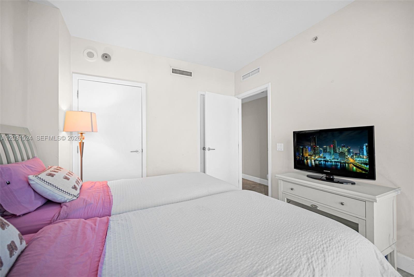 3801 Collins Ave #1102, Miami Beach FL 33140
