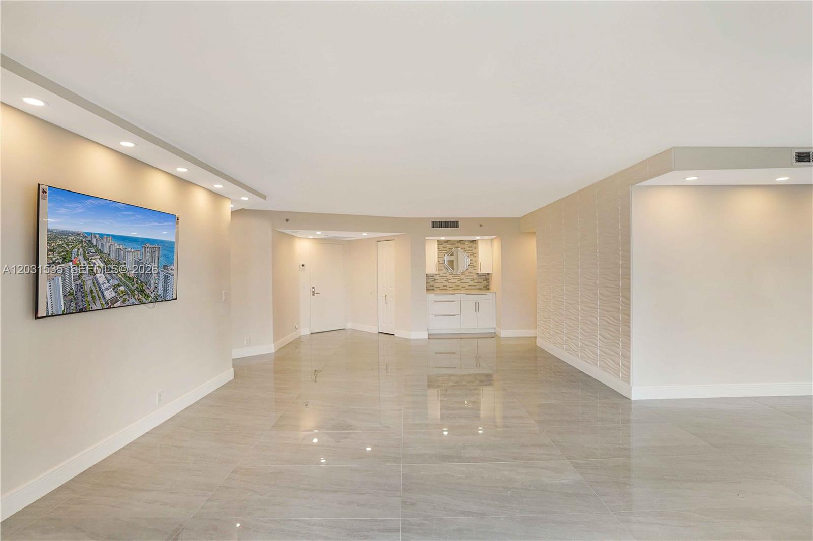 3500 Mystic Pointe Dr #1206, Aventura FL 33180