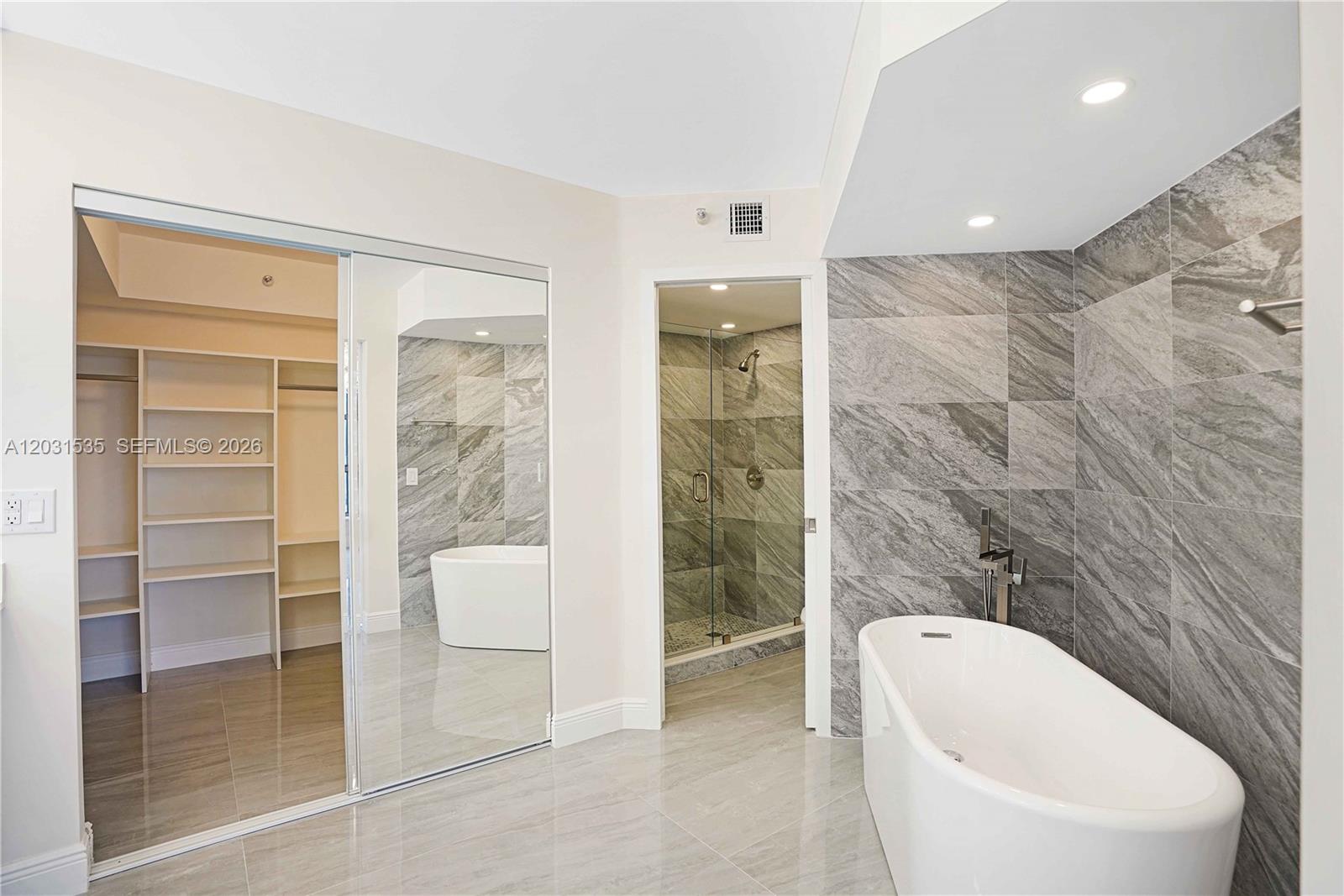 3500 Mystic Pointe Dr #1206, Aventura FL 33180