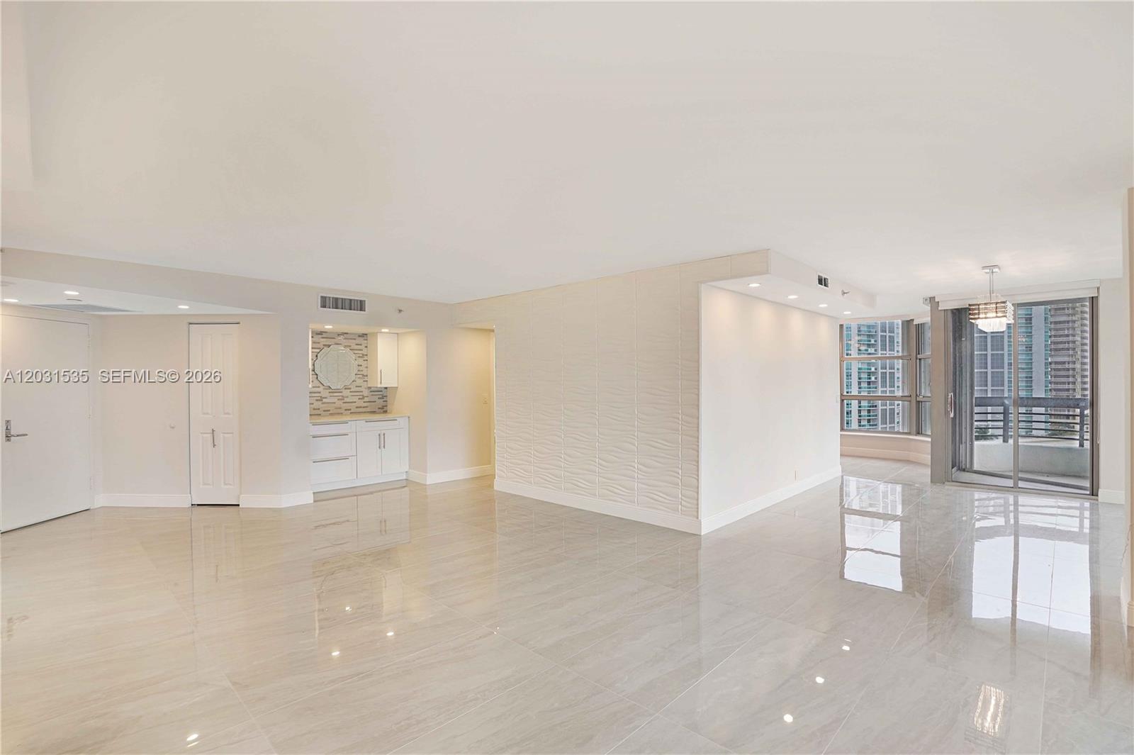 3500 Mystic Pointe Dr #1206, Aventura FL 33180