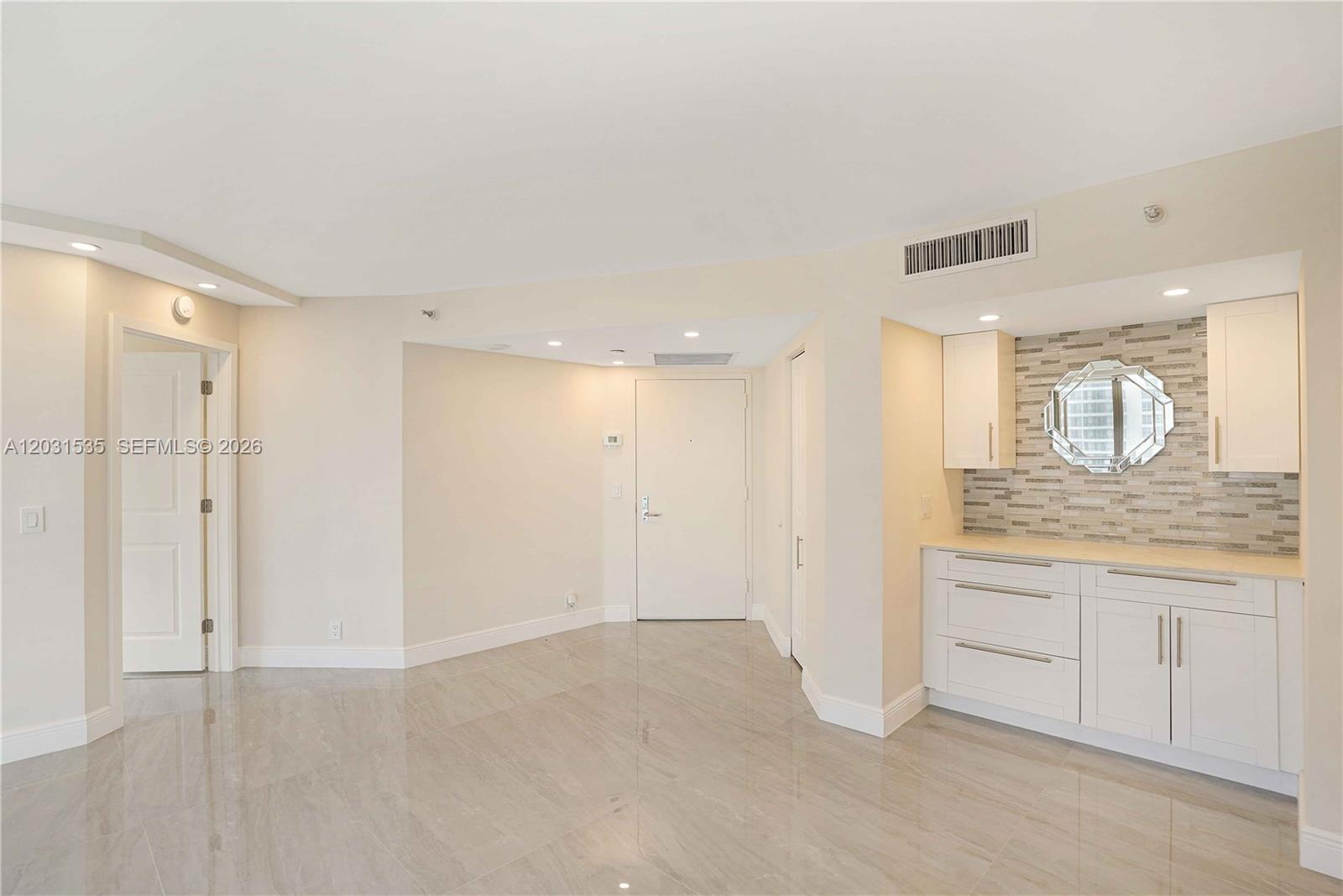 3500 Mystic Pointe Dr #1206, Aventura FL 33180