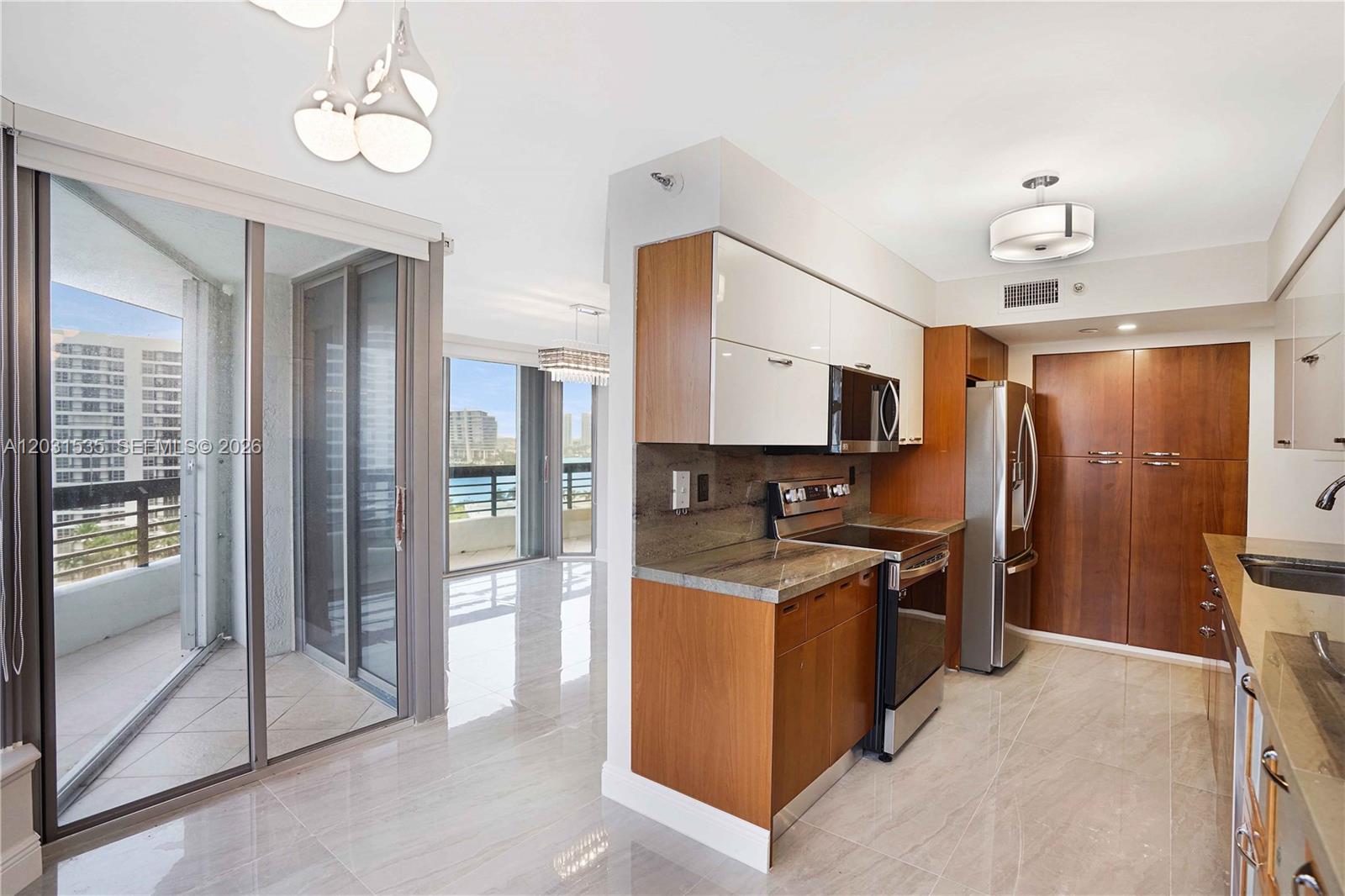 3500 Mystic Pointe Dr #1206, Aventura FL 33180
