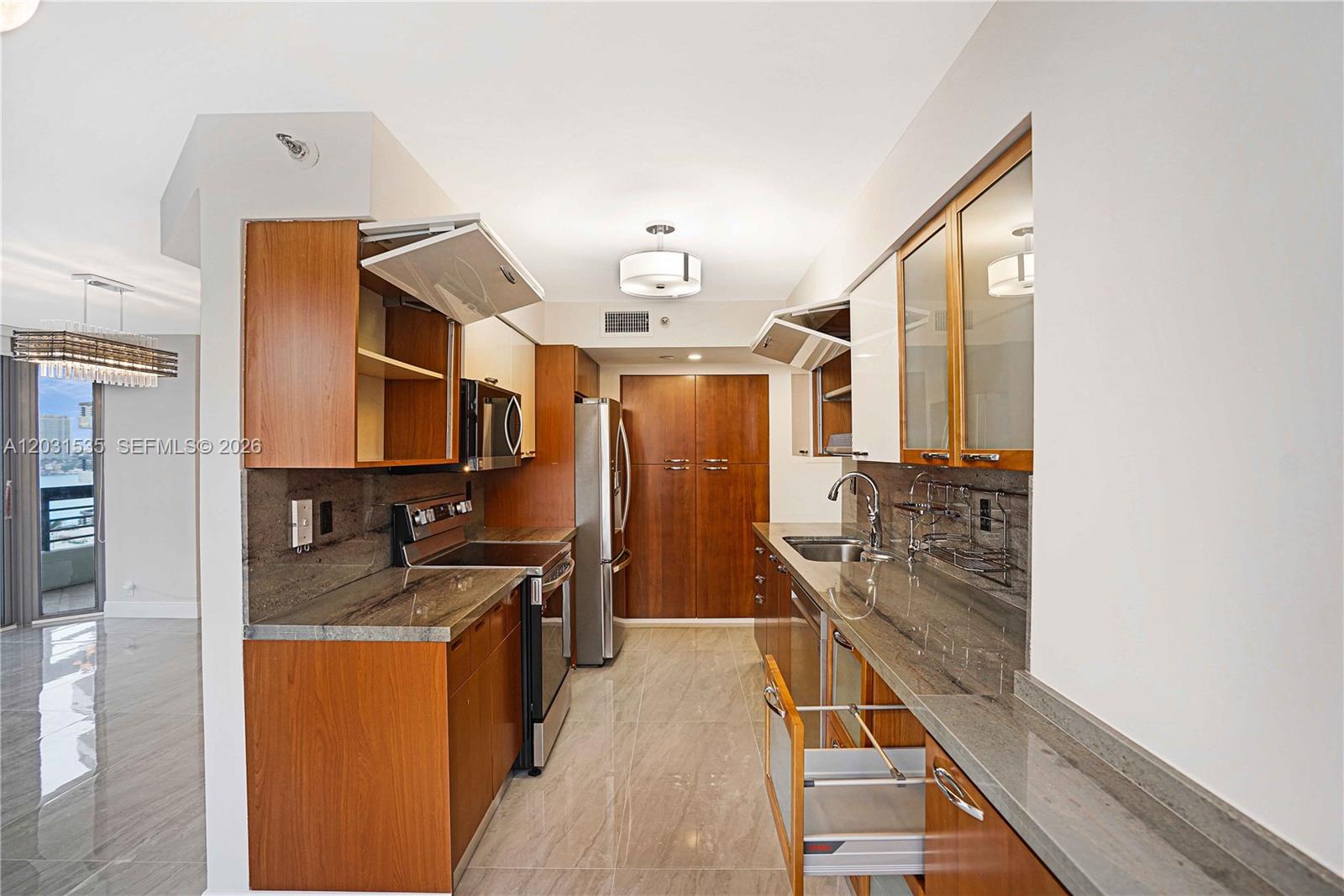 3500 Mystic Pointe Dr #1206, Aventura FL 33180