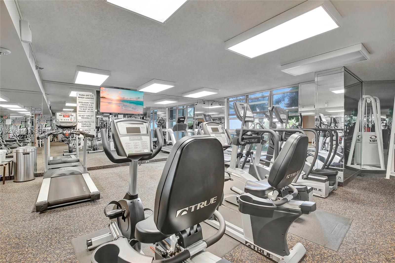 3500 Mystic Pointe Dr #1206, Aventura FL 33180