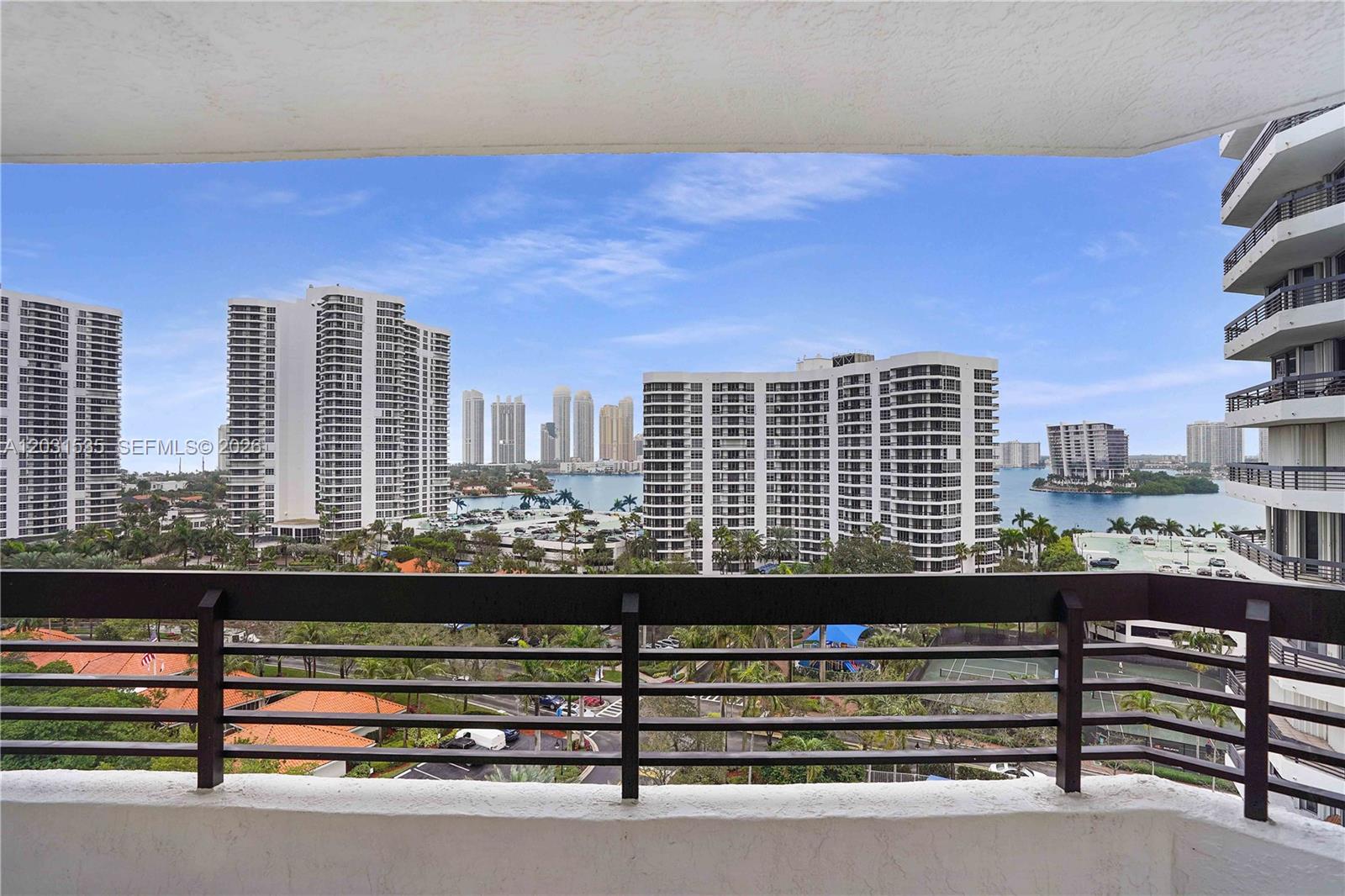 3500 Mystic Pointe Dr #1206, Aventura FL 33180