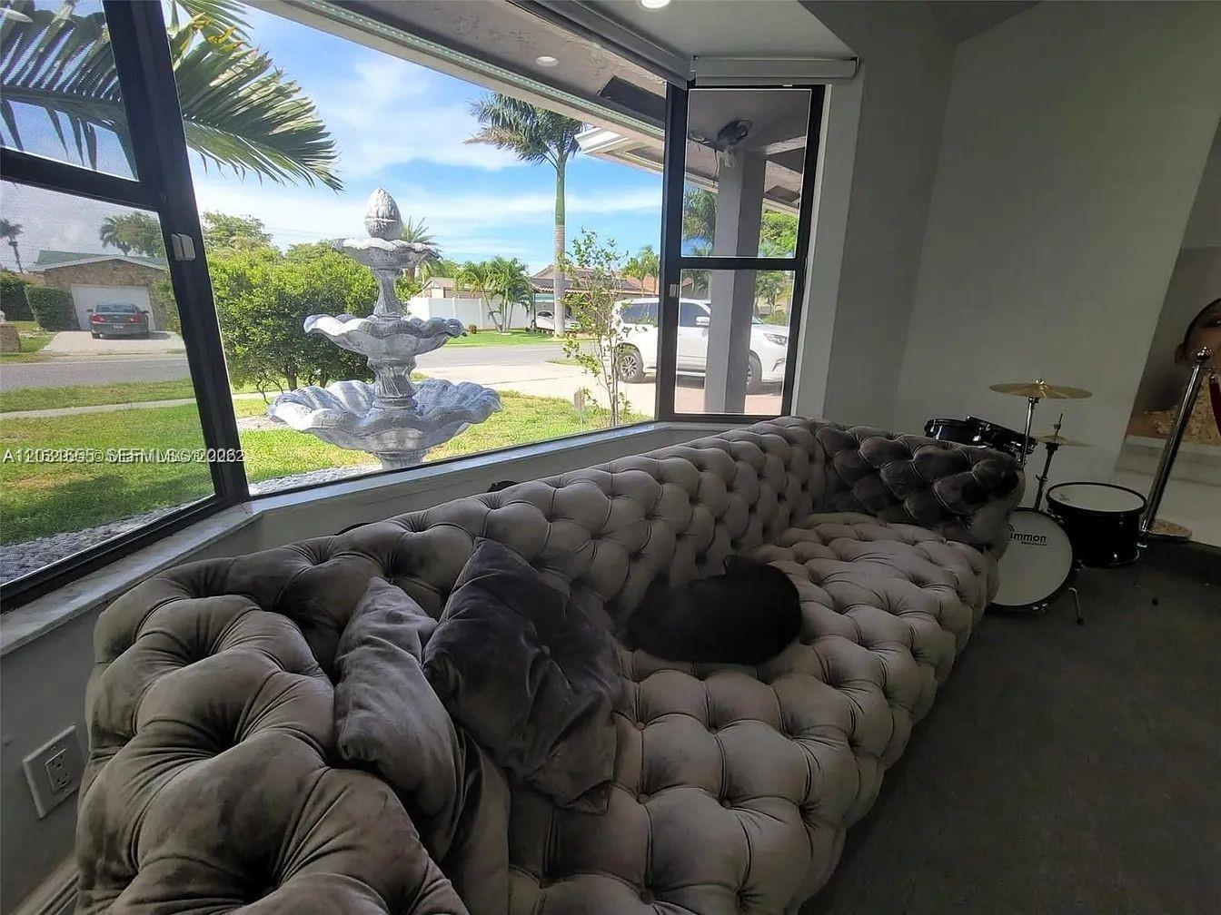 270 SE 7th St, Dania Beach FL 33004