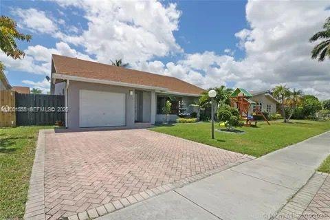 270 SE 7th St, Dania Beach FL 33004