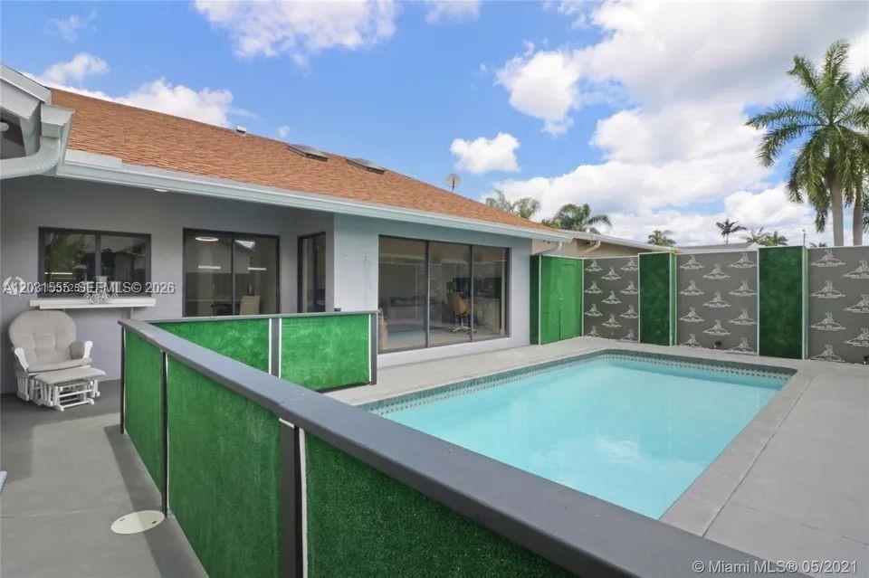 270 SE 7th St, Dania Beach FL 33004