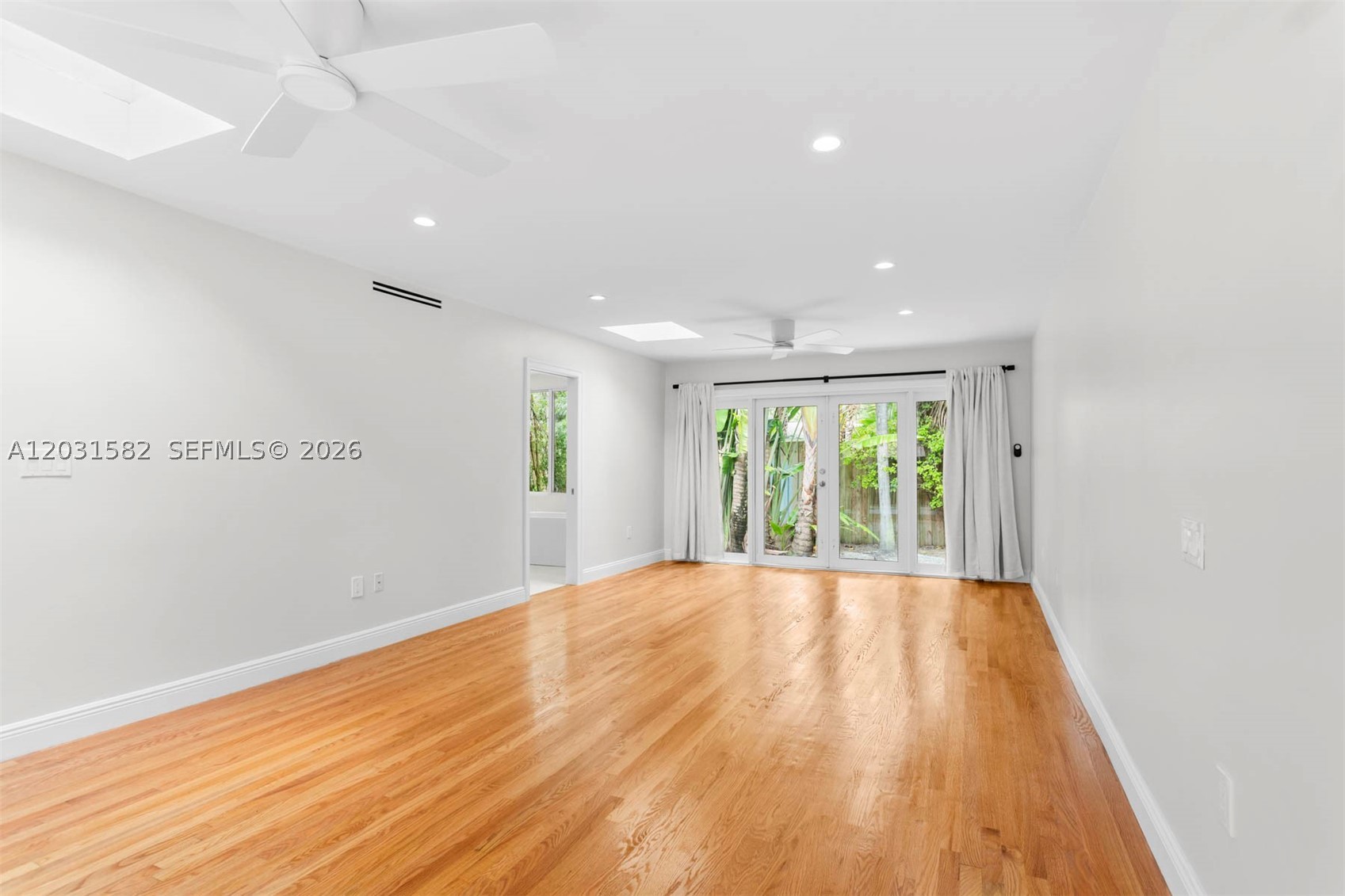 3945 Loquat Ave, Miami FL 33133