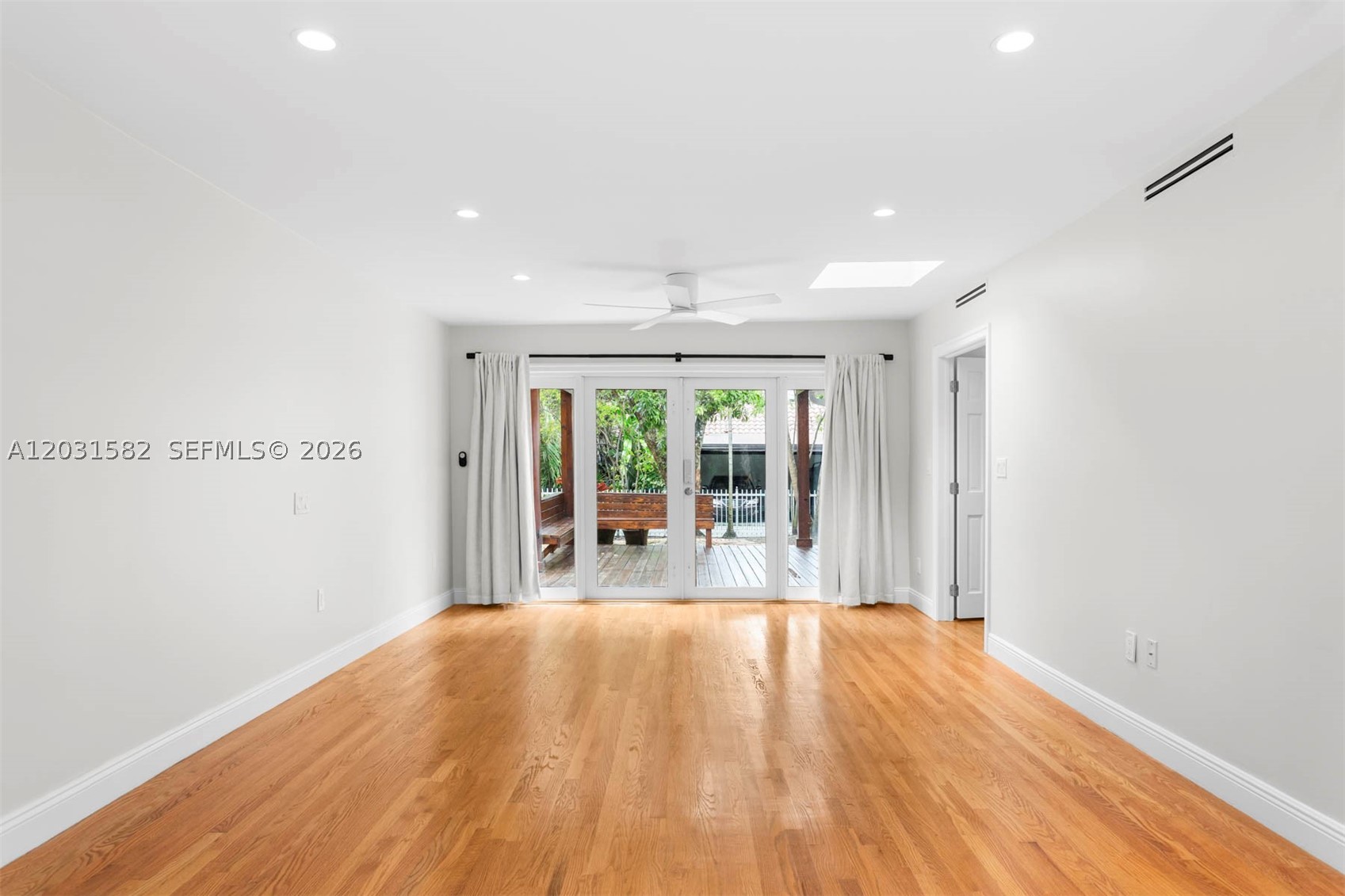 3945 Loquat Ave, Miami FL 33133