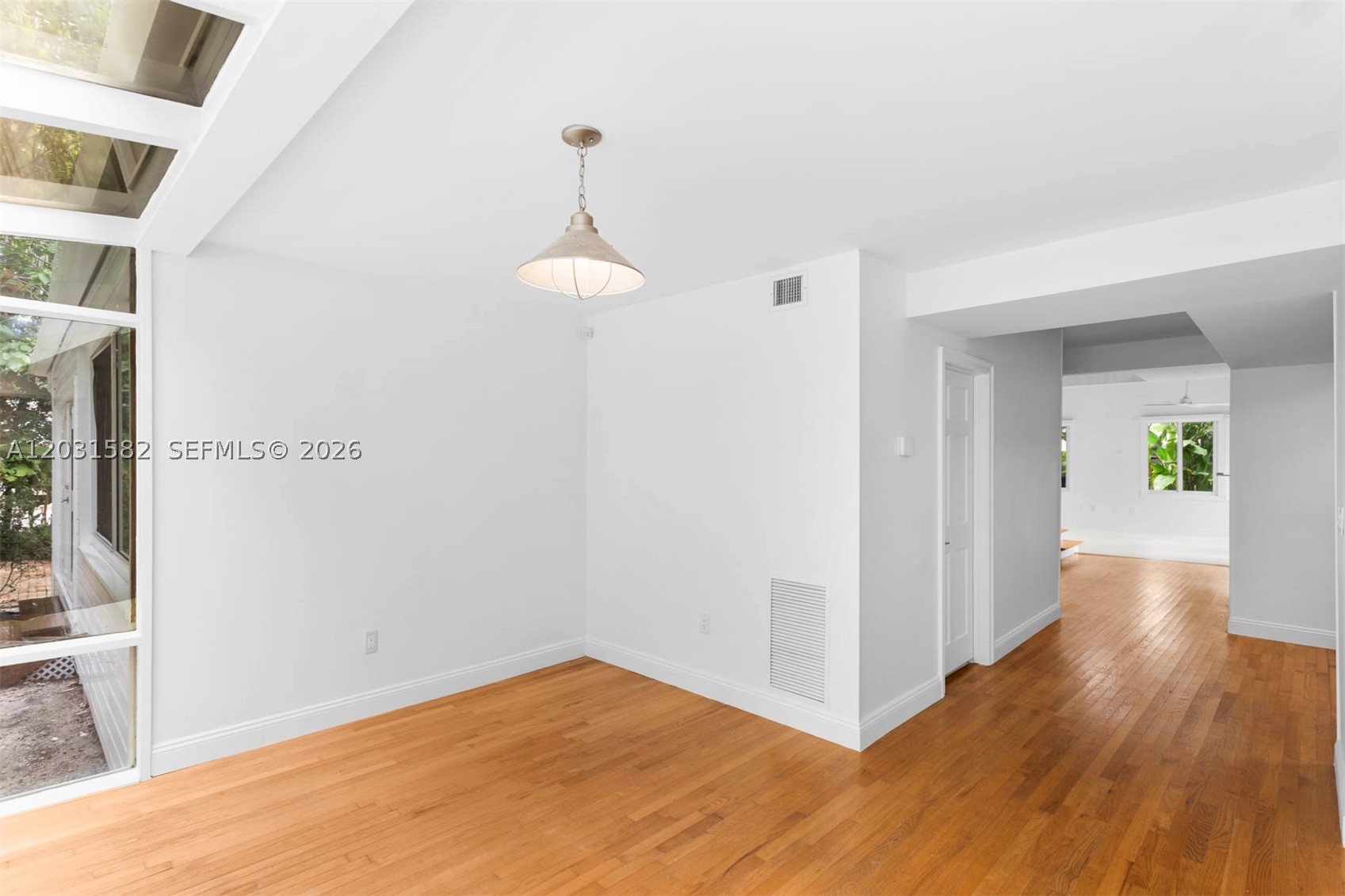 3945 Loquat Ave, Miami FL 33133