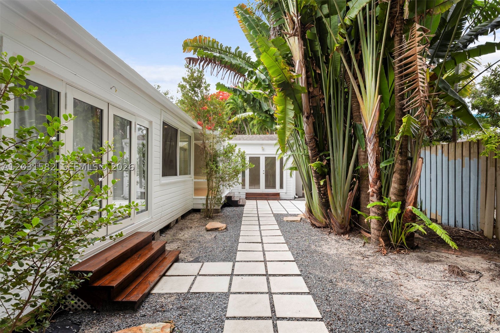 3945 Loquat Ave, Miami FL 33133