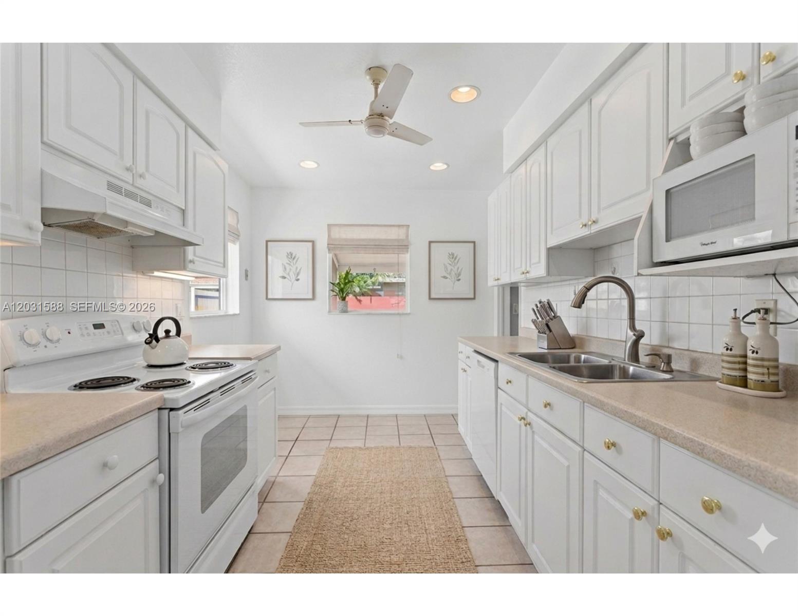 1701 NE 55th St #1-2, Fort Lauderdale FL 33334