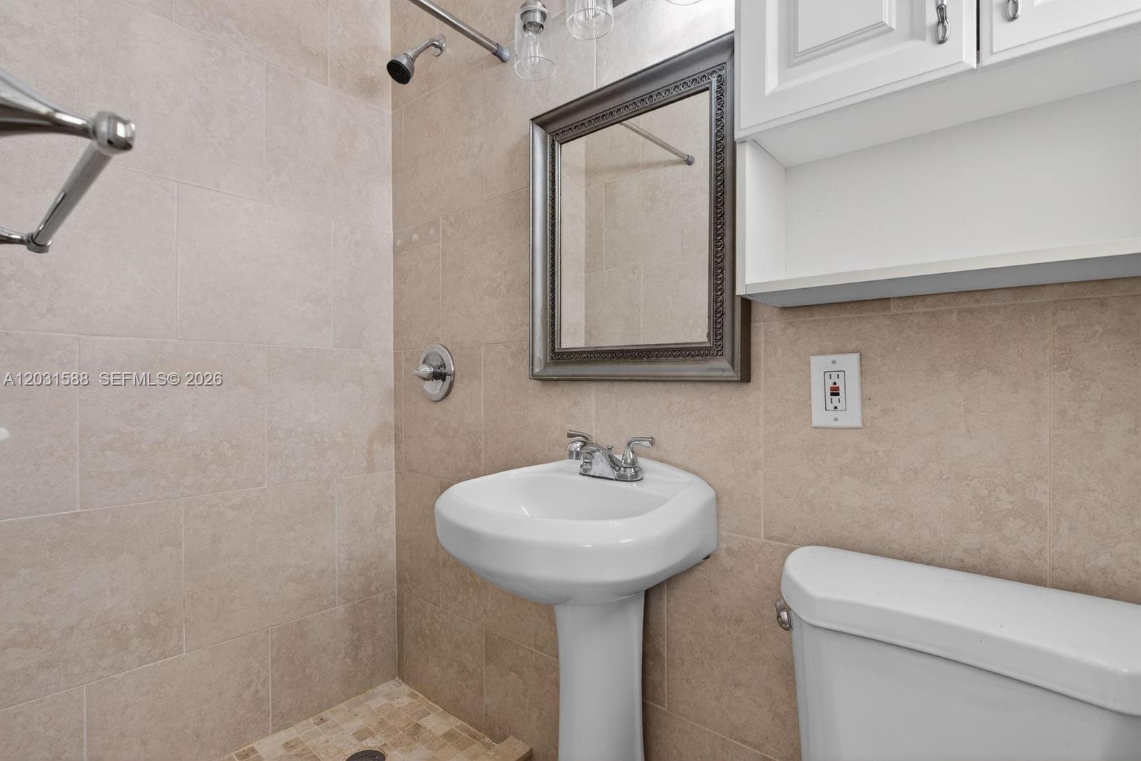 1701 NE 55th St #1-2, Fort Lauderdale FL 33334
