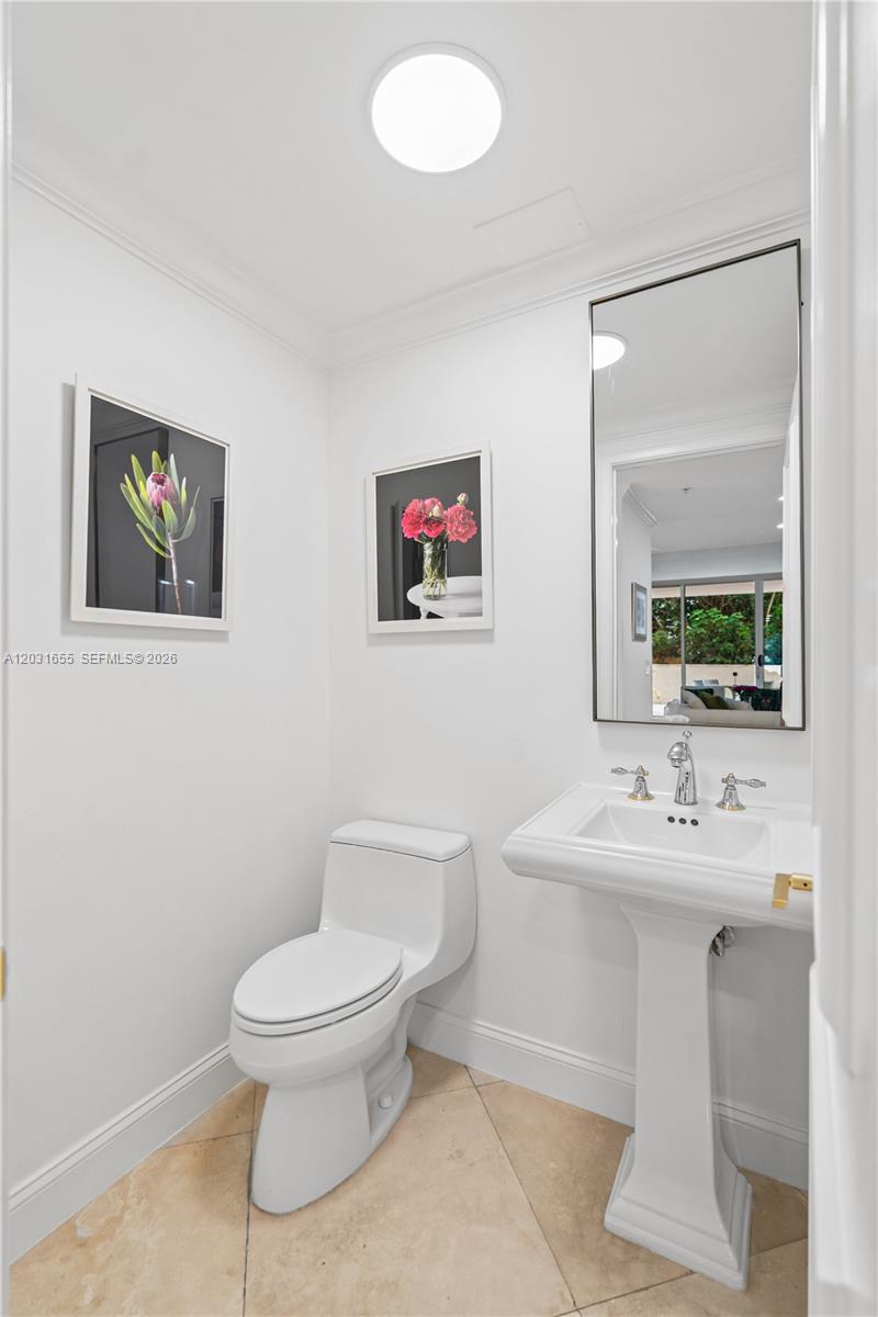 3400 SW 27th Ave #207, Miami FL 33133