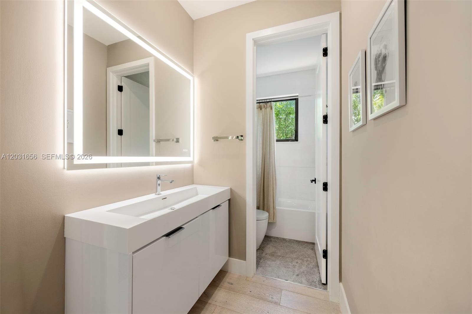 7300 Los Pinos Blvd, Coral Gables FL 33143