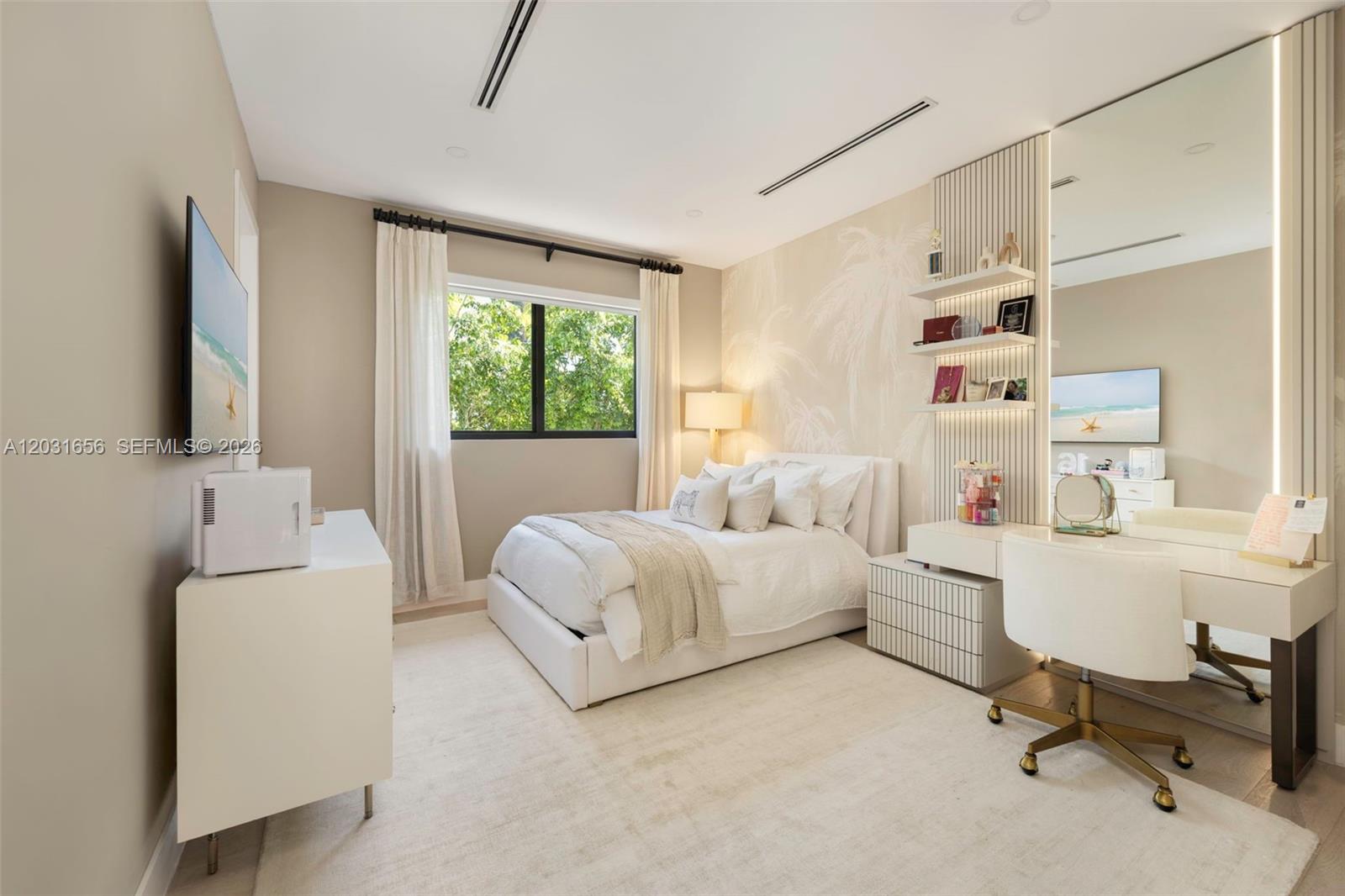 7300 Los Pinos Blvd, Coral Gables FL 33143