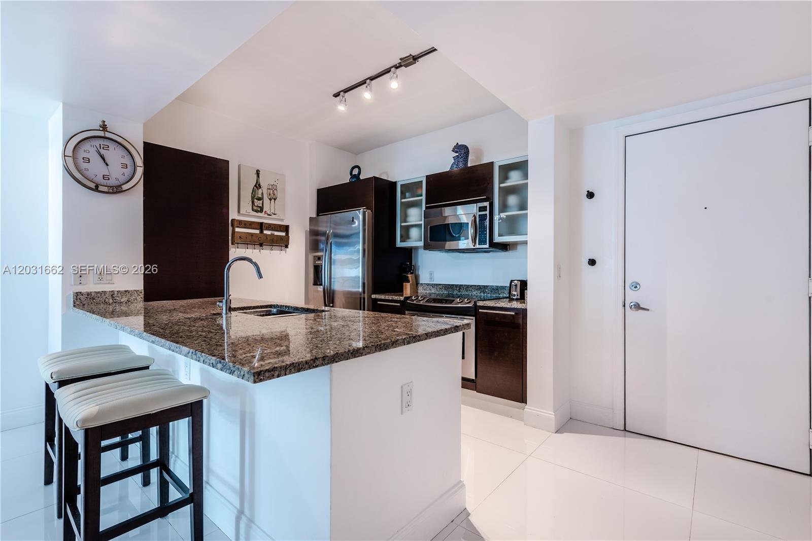 951 Brickell Ave #705, Miami FL 33131