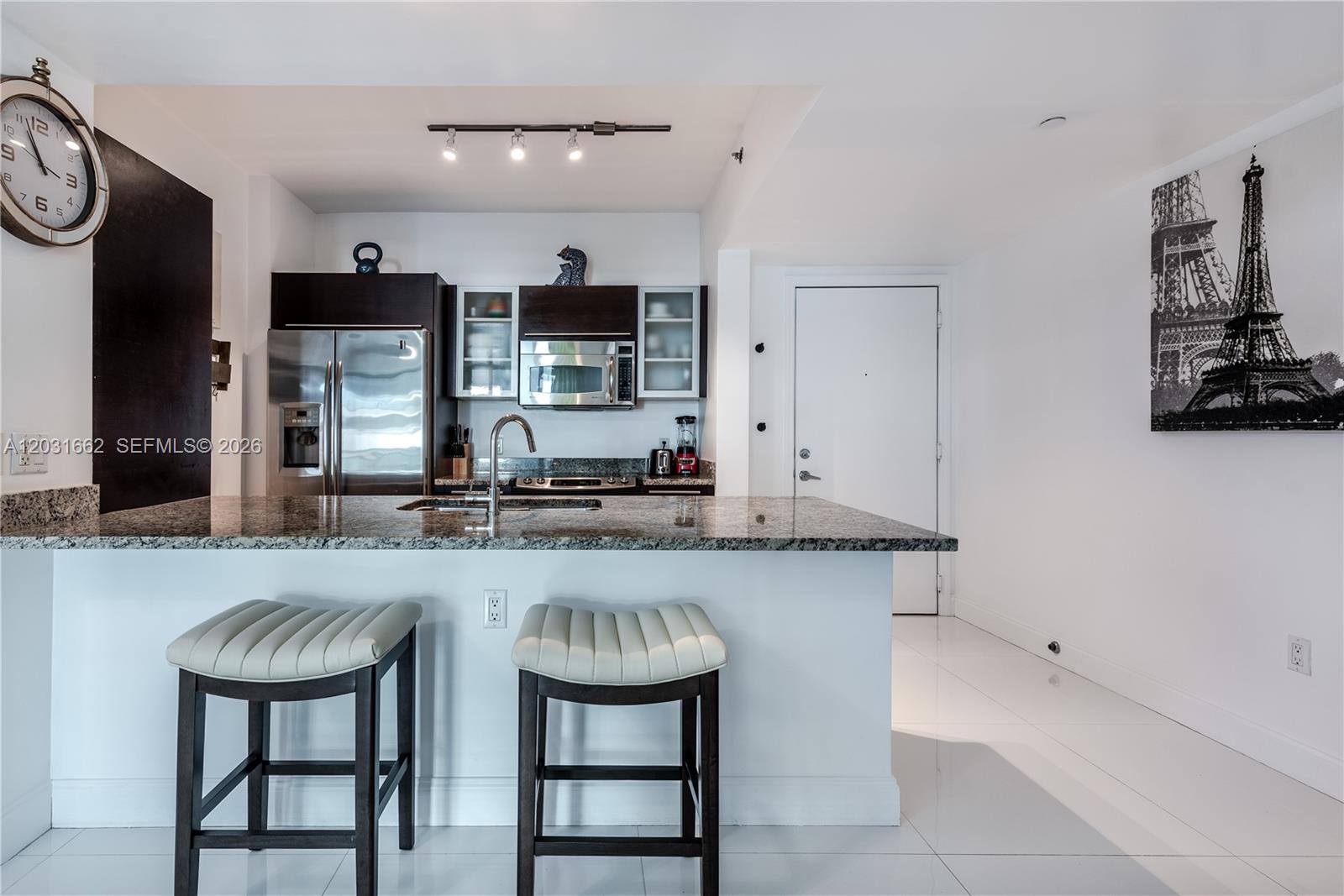 951 Brickell Ave #705, Miami FL 33131